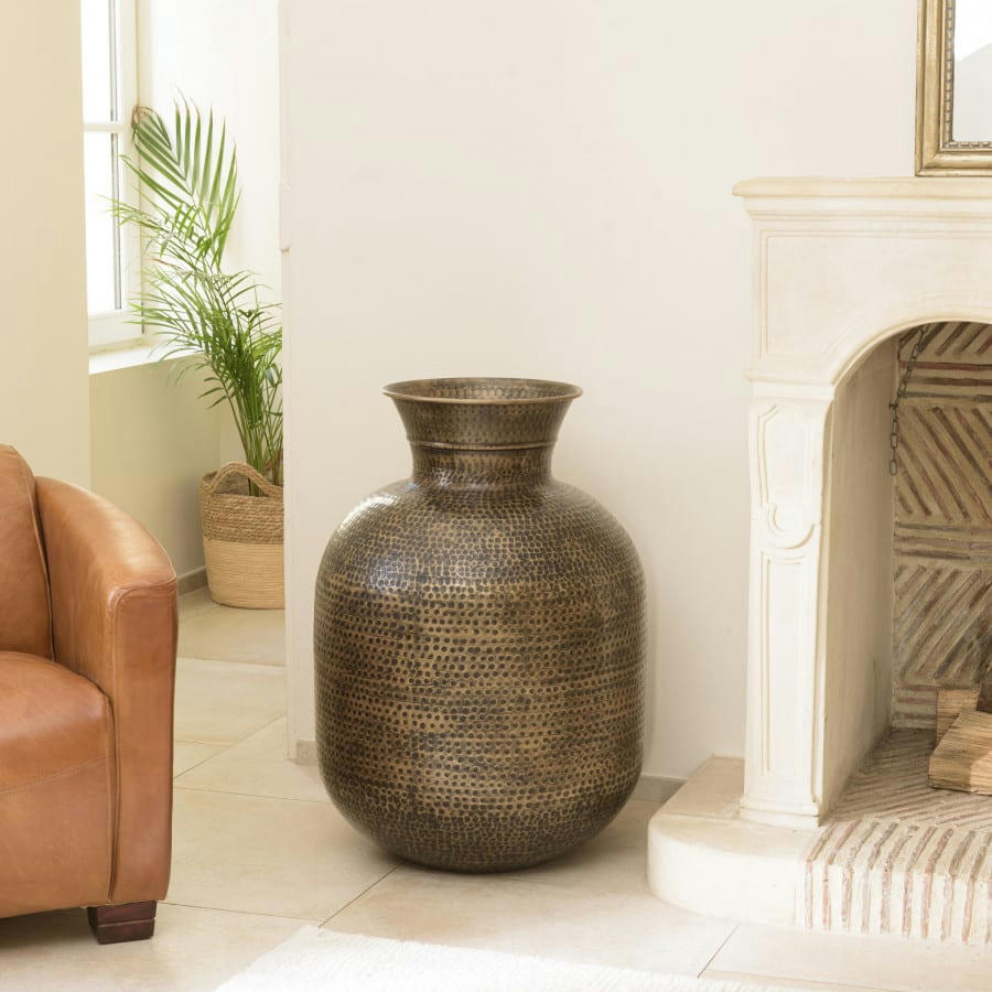 HONORE - Vase alu couleur laiton noir antique effet martelé H75cm
