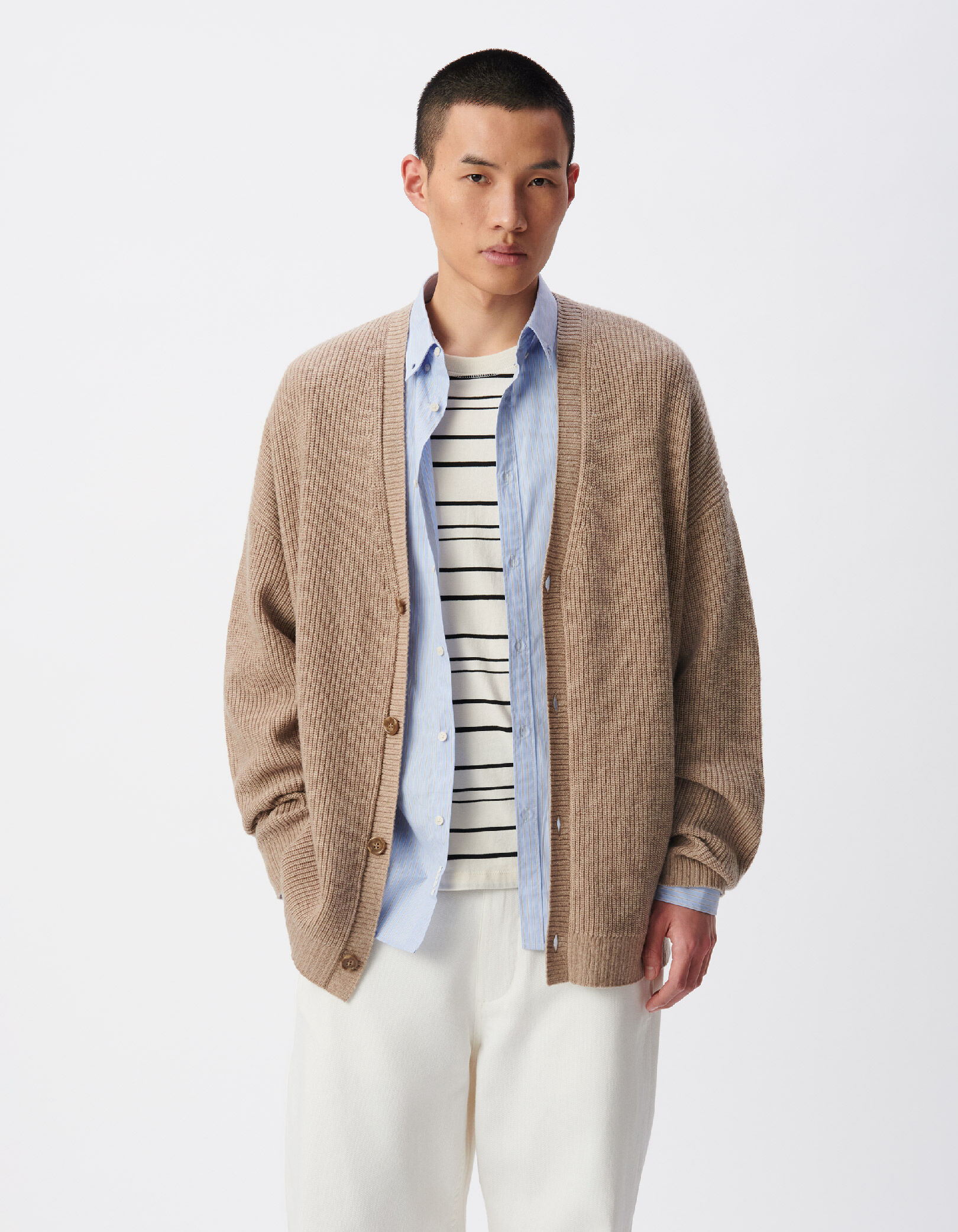 Cardigan beige tricot boutonné encolure V Homme