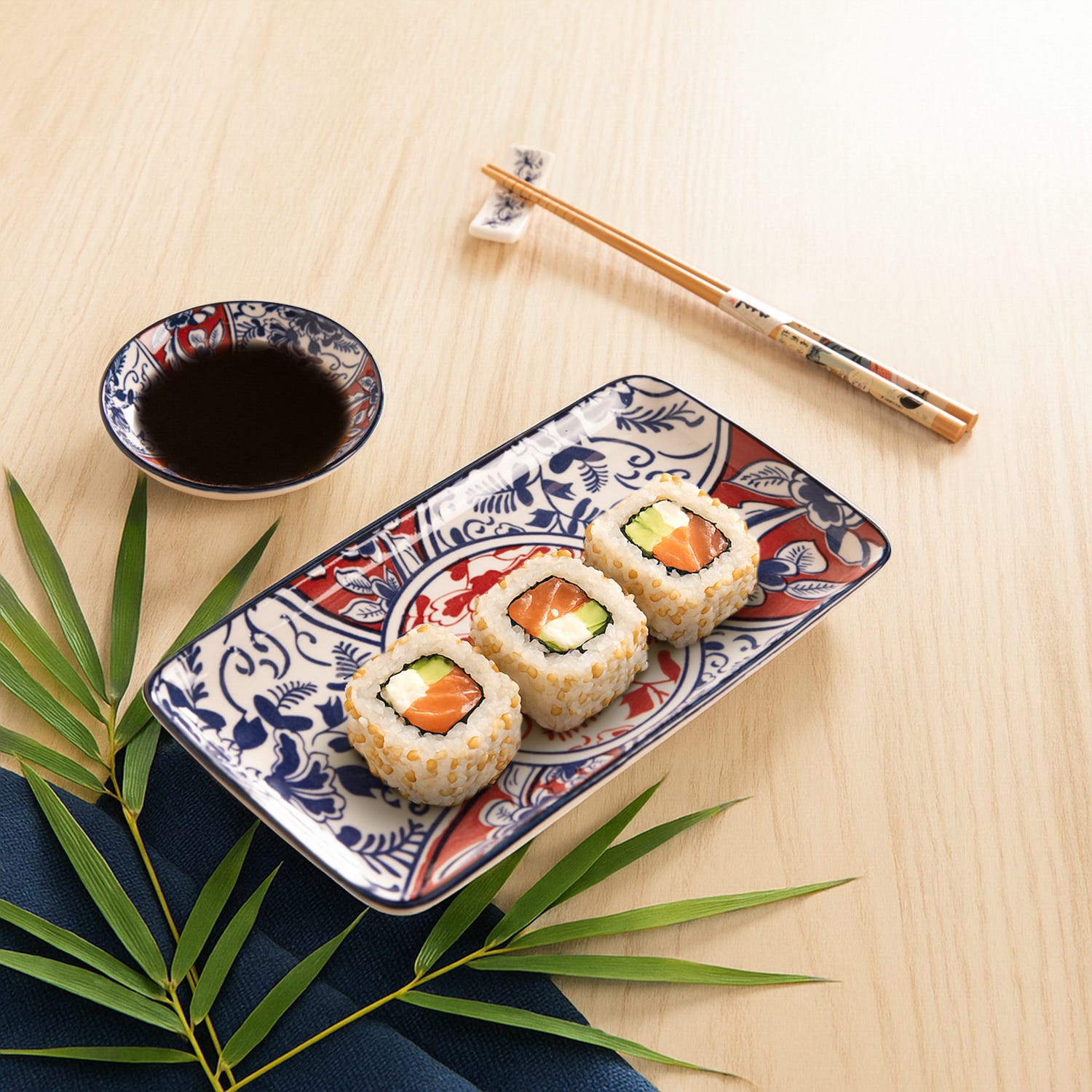Set sushi 3 pezzi piattino rettangolare rosso blu Sushiko