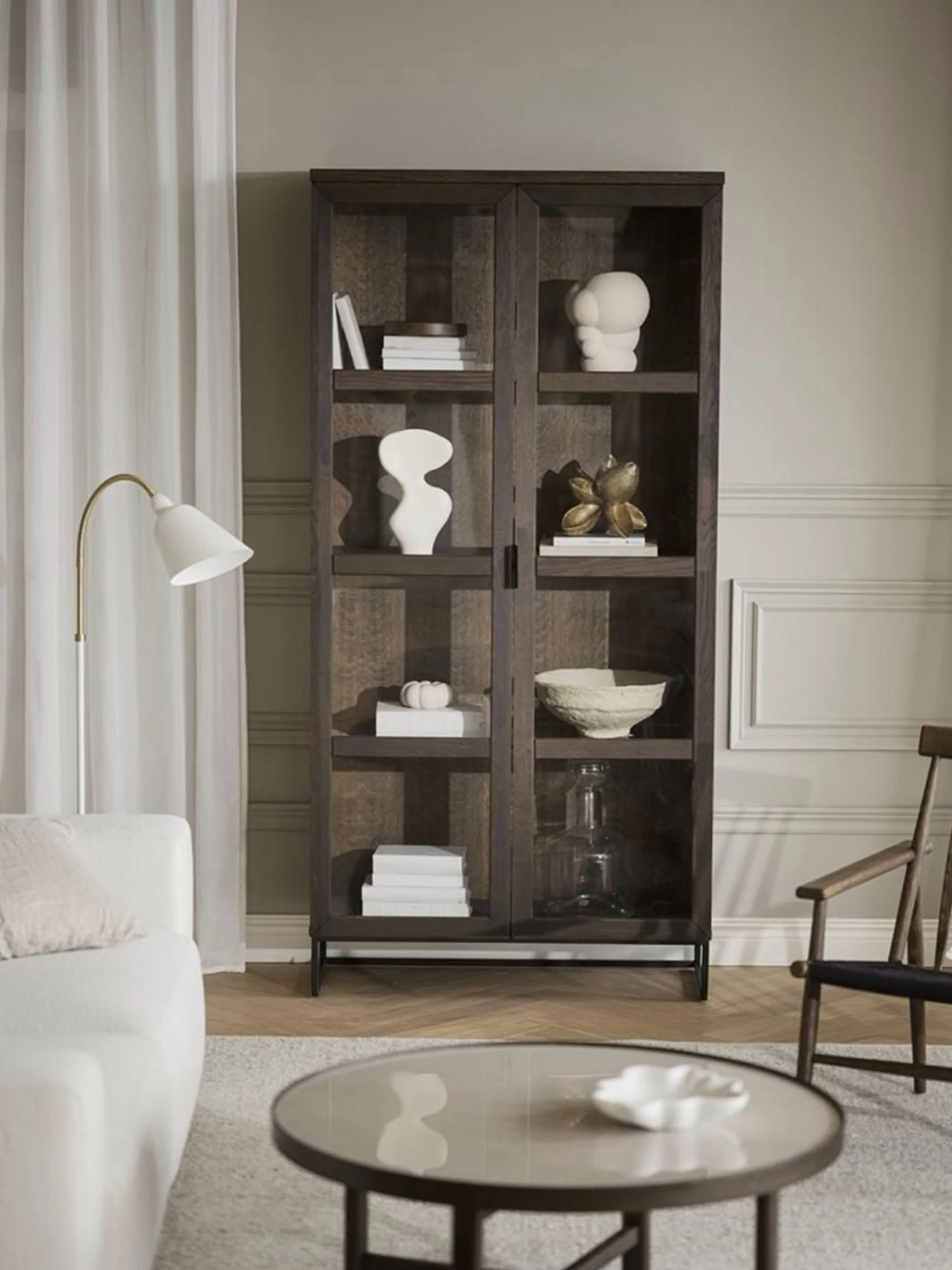 Vitrine Everett aus Eichenholz