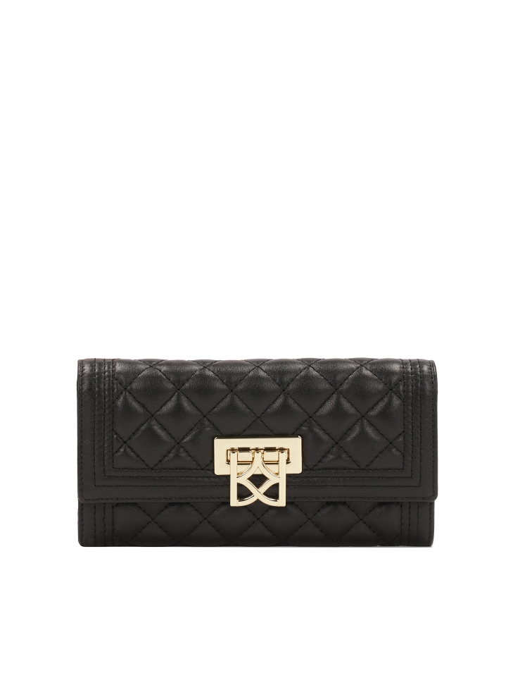 Quilted wallet with large clasp