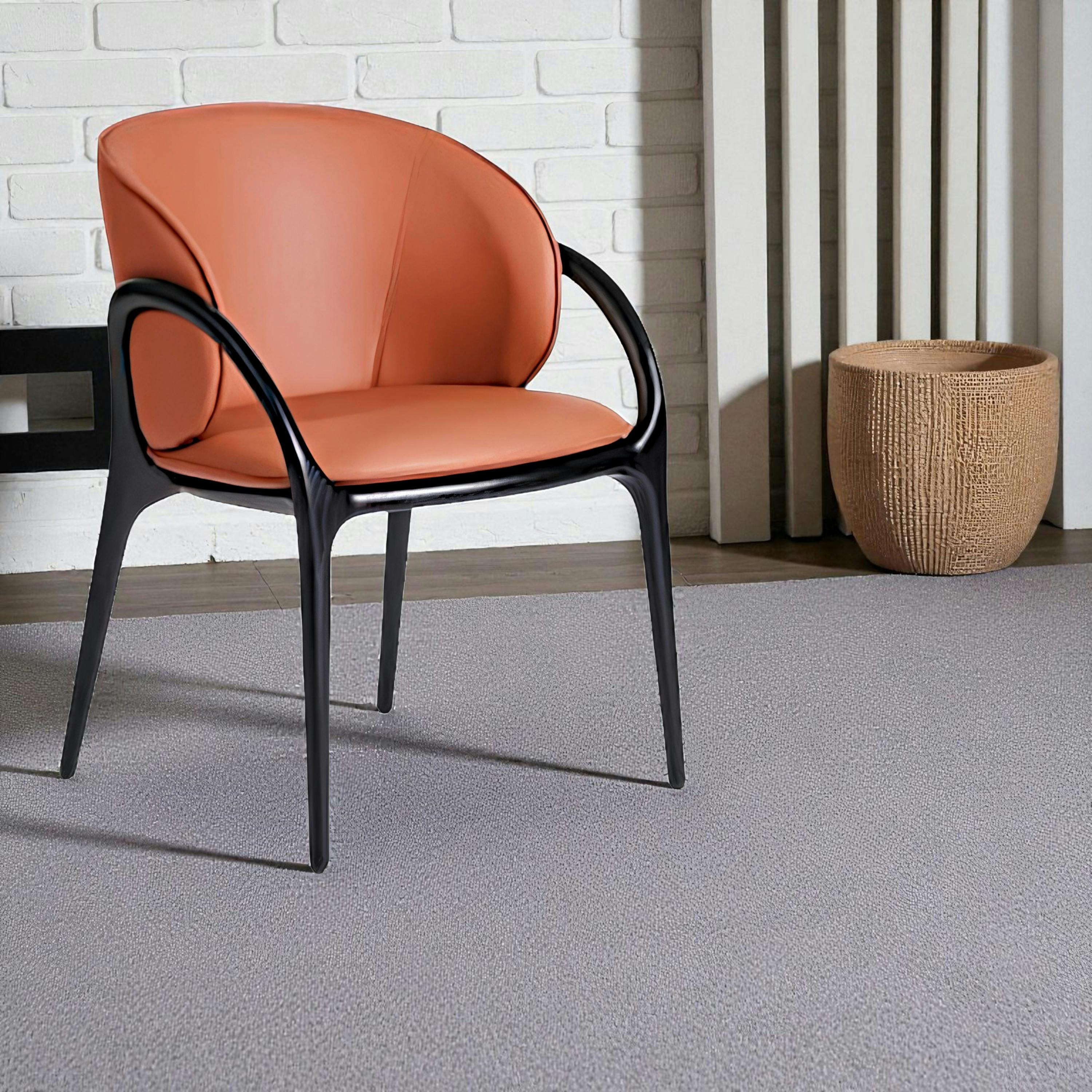Chaise en cuir terracotta dos rond accoudoirs bois noir ALDER