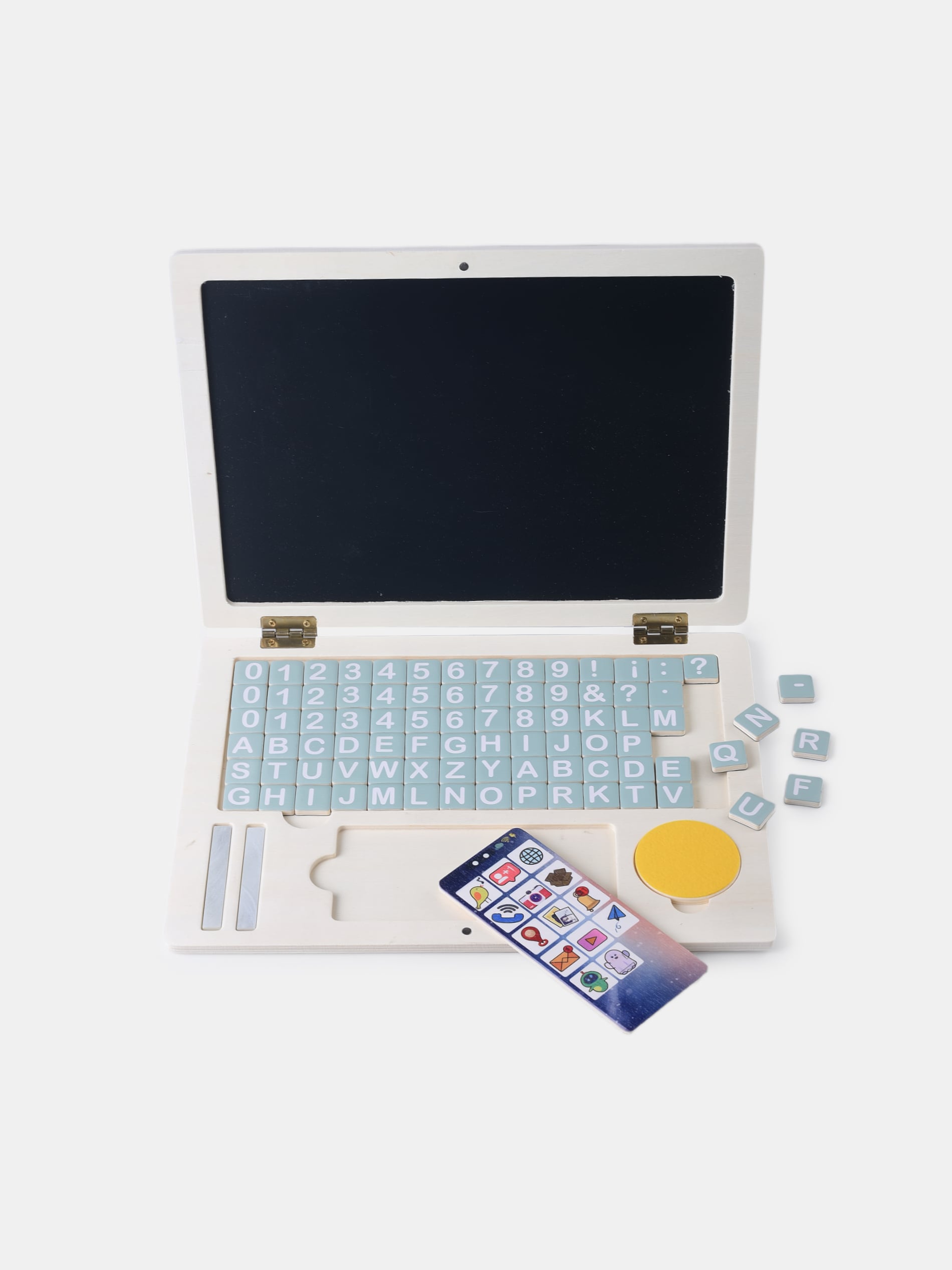 Drewniana zabawka - Mój pierwszy laptop