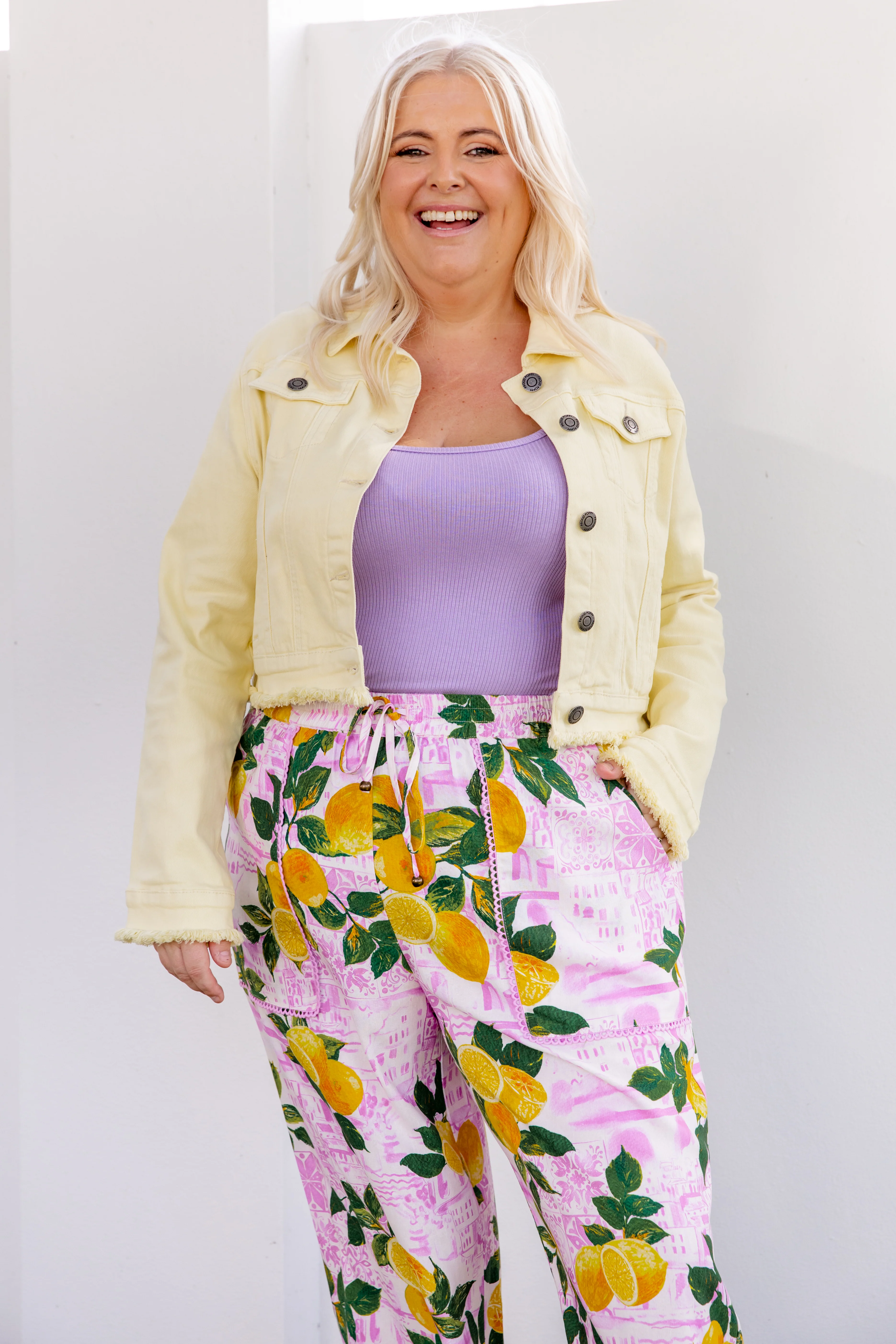 Kenzi Cropped Denim Jacket in Lemon Butter
