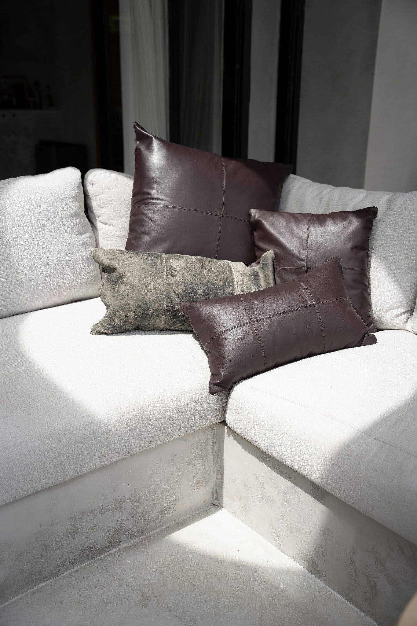 LEATHER - Coussin en cuir marron 40x40