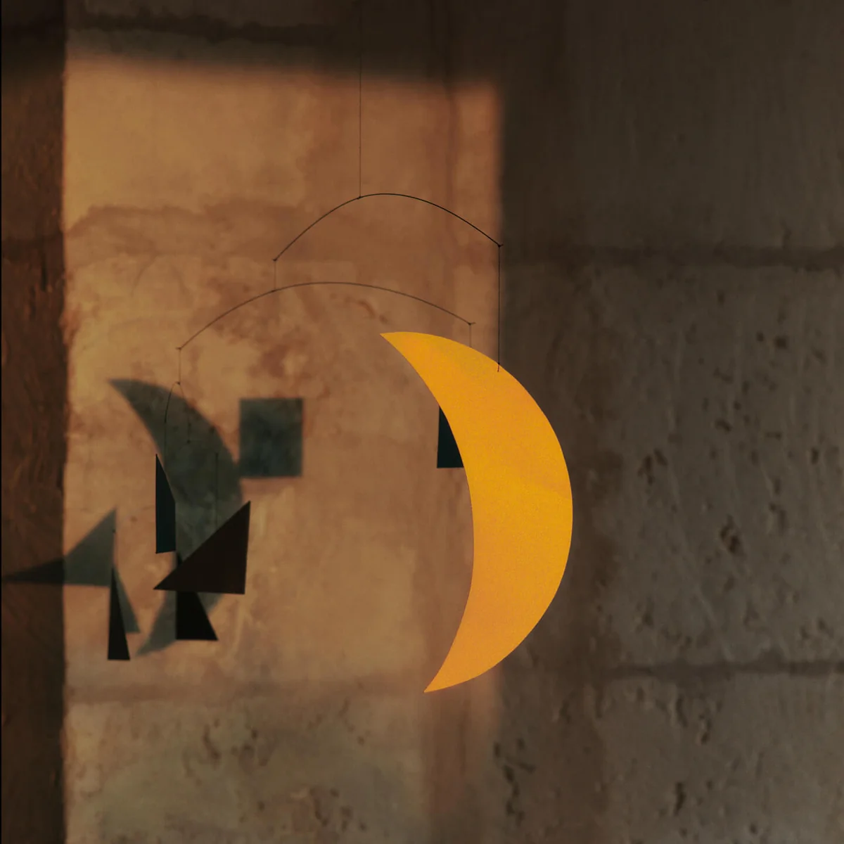 Ferm Living - Phase Mobile, 30 x 40 cm, schwarz / gold