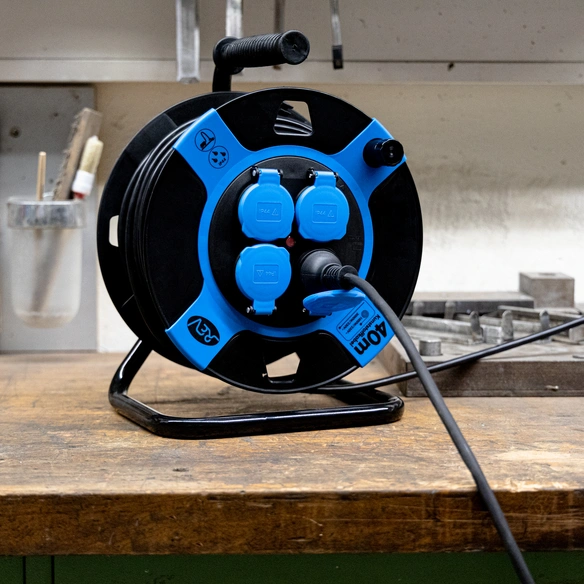 Kabeltrommel, Kunststoff H05VV-F3G 40m schwarz-blau