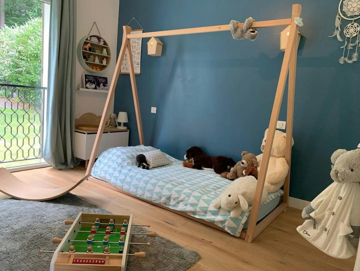 - Lit tipi 90x190 en hêtre massif