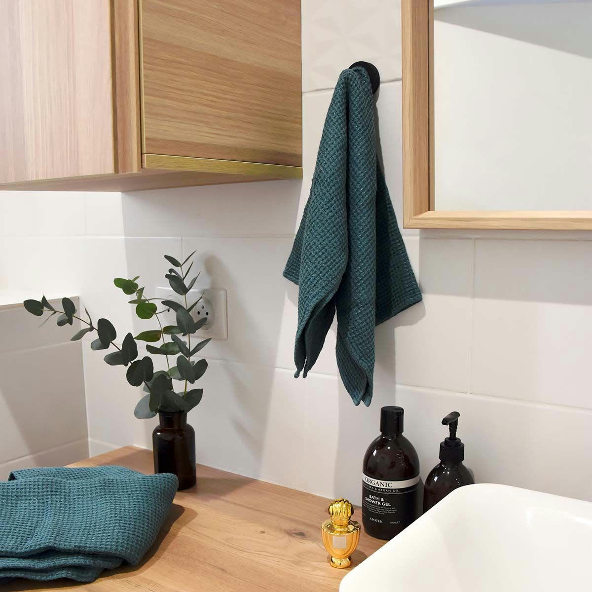 - Patère en laiton laqué