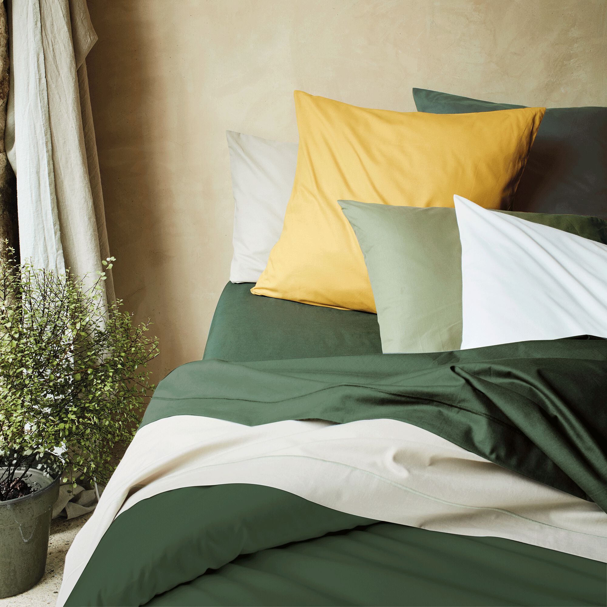 CALANQUES - Linge de lit uni en coton - vert cèdre