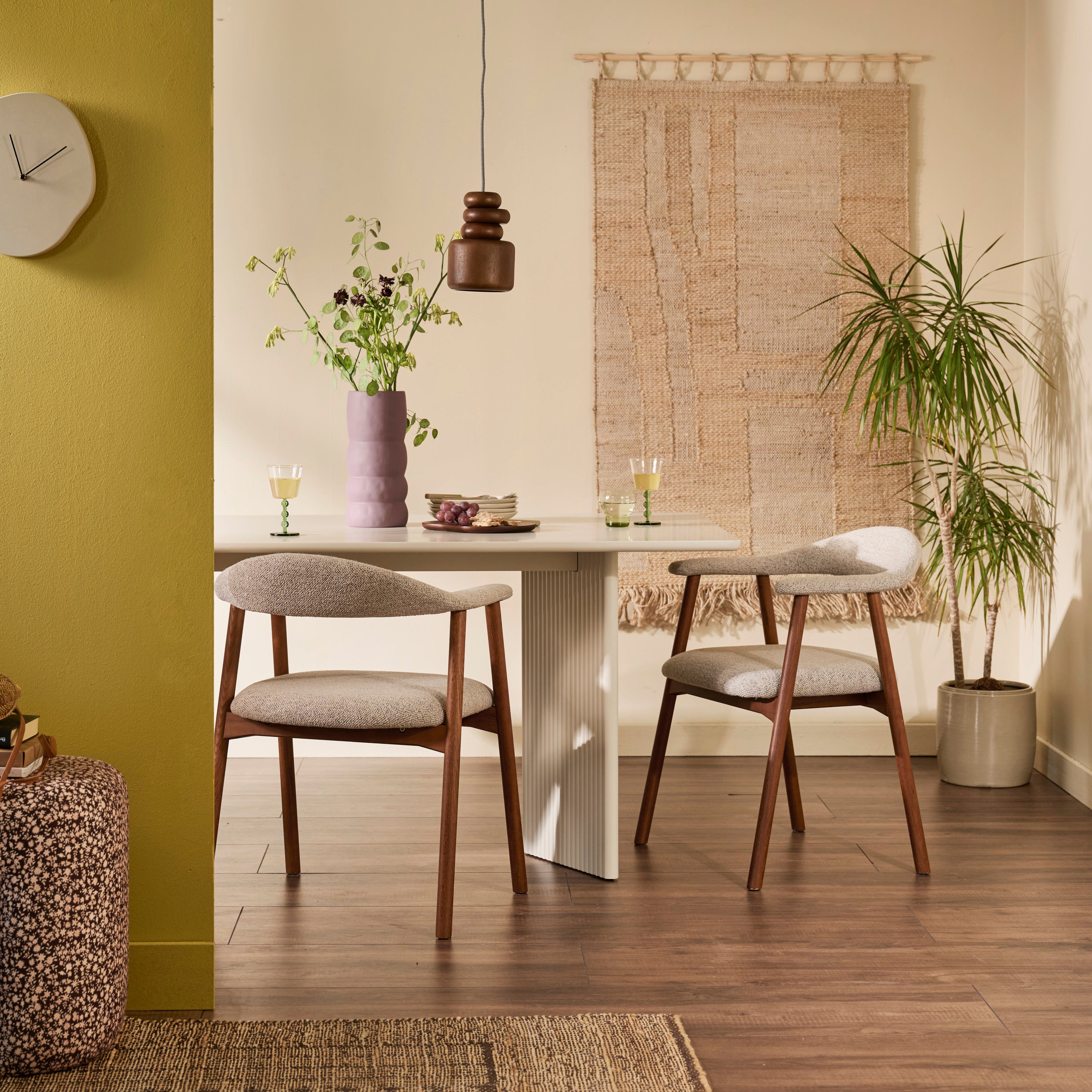 by fonQ Nordic Eetkamerstoel - Walnoot - Greige