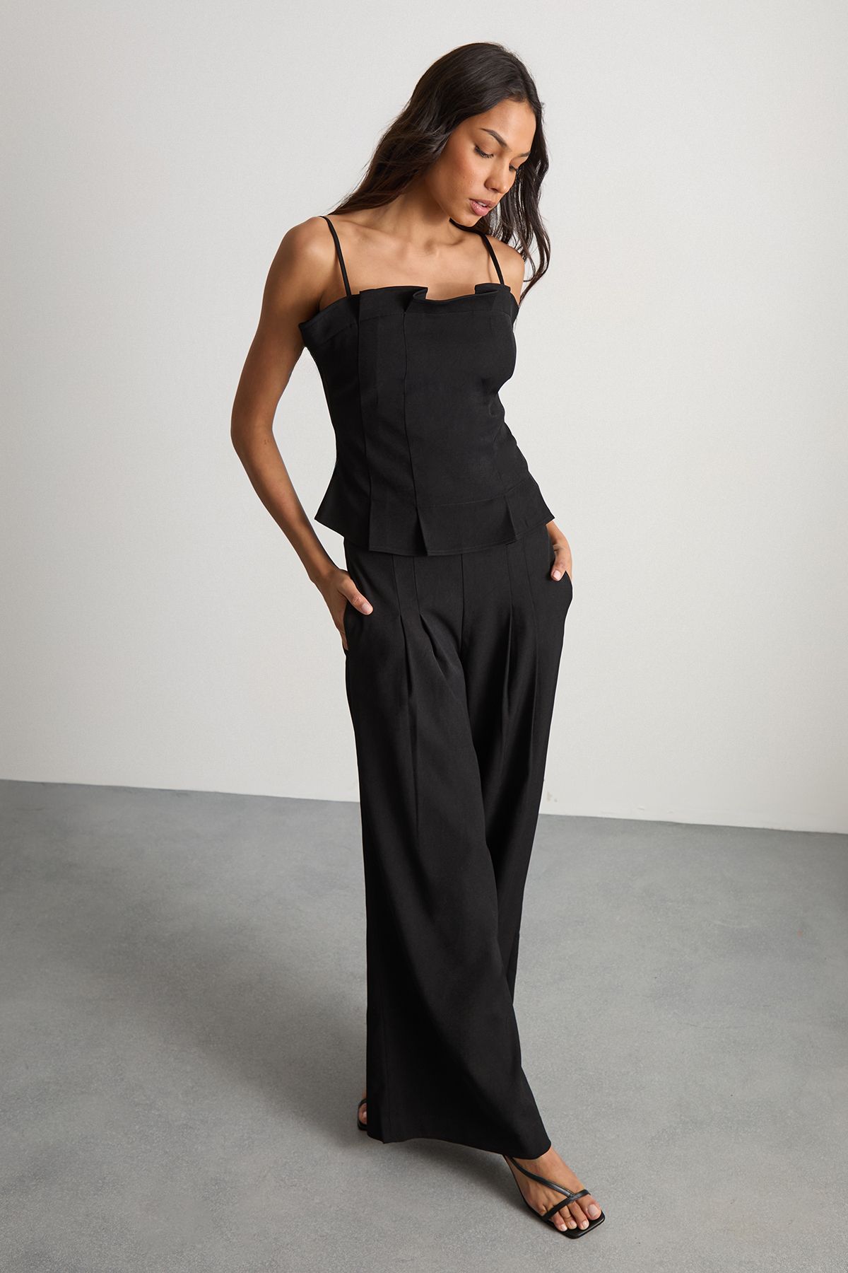 Warehouse Pleated Detail Bandeau Fitted Body Top
