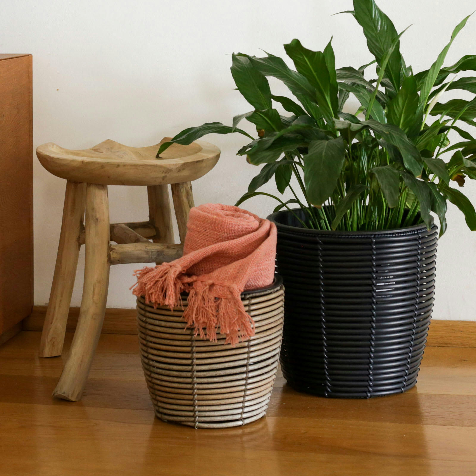 - Pot de fleur en polyrattan noir effet bambou H 36 cm