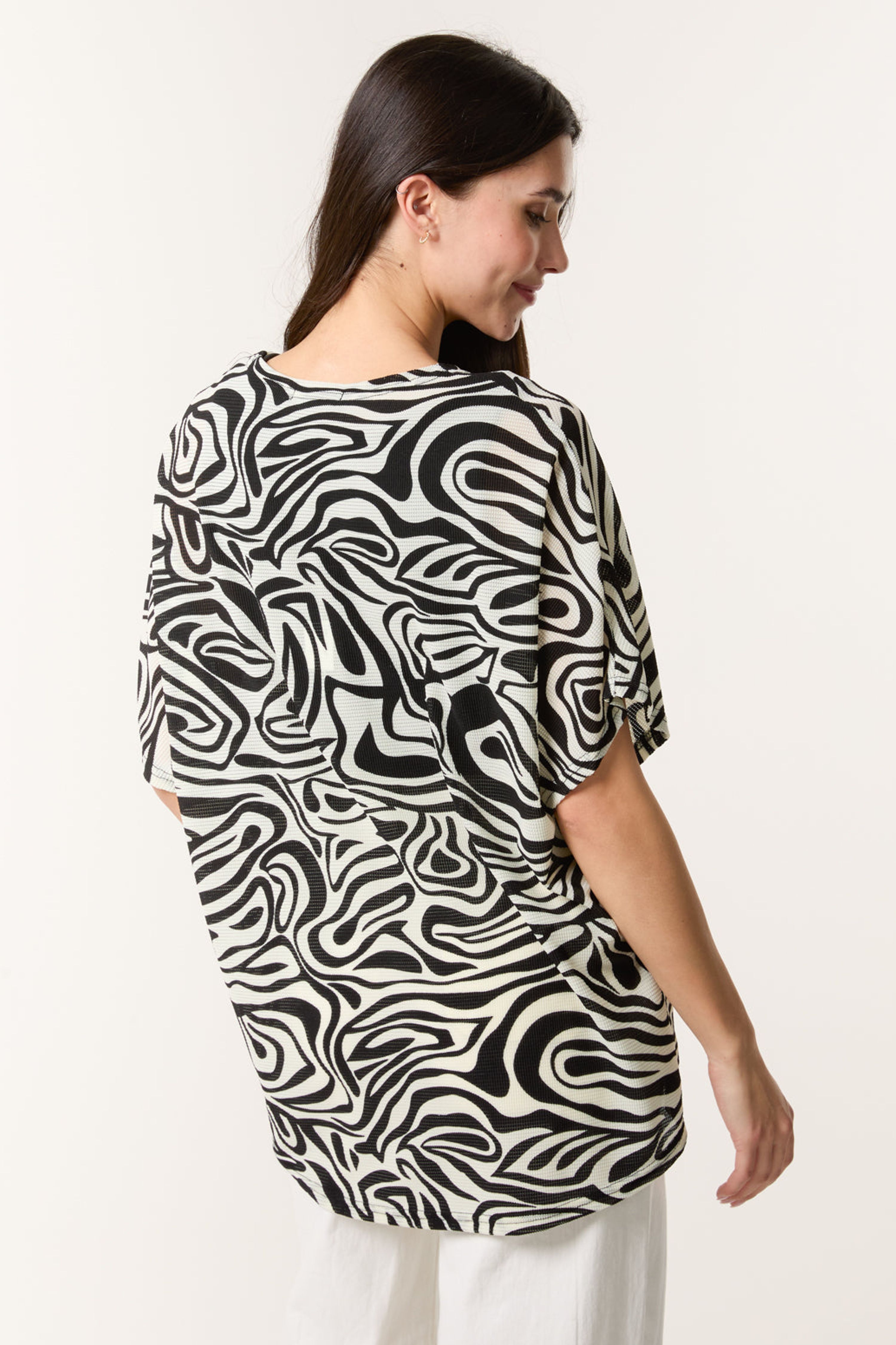 Blue Vanilla Black Short-Sleeved Top With Abstract Print