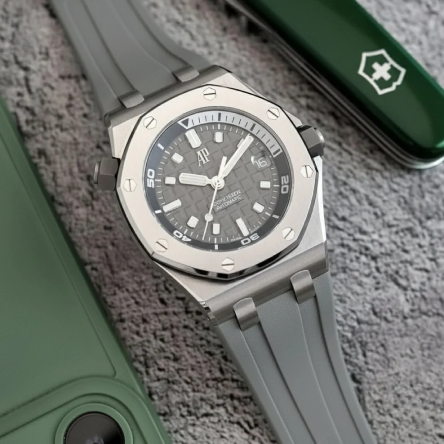 Audemars Piguet – Royal Oak Offshore Diver –  Rubber Strap – Grey