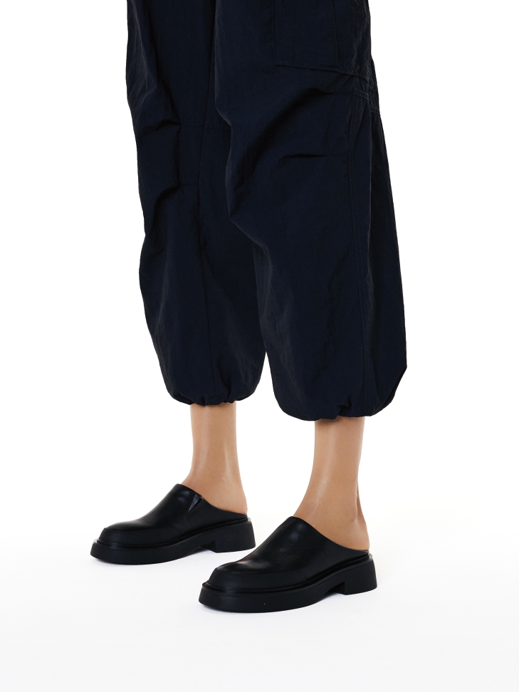 Leather clogs on a comfortable sole