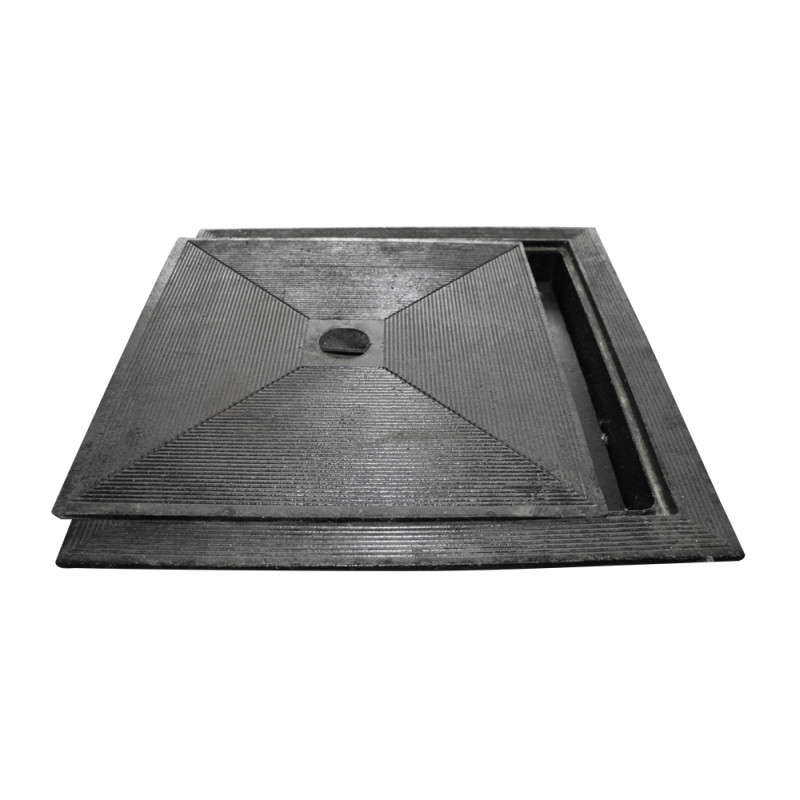 Taque en fonte double paroi 30 x 30 cm SCALA