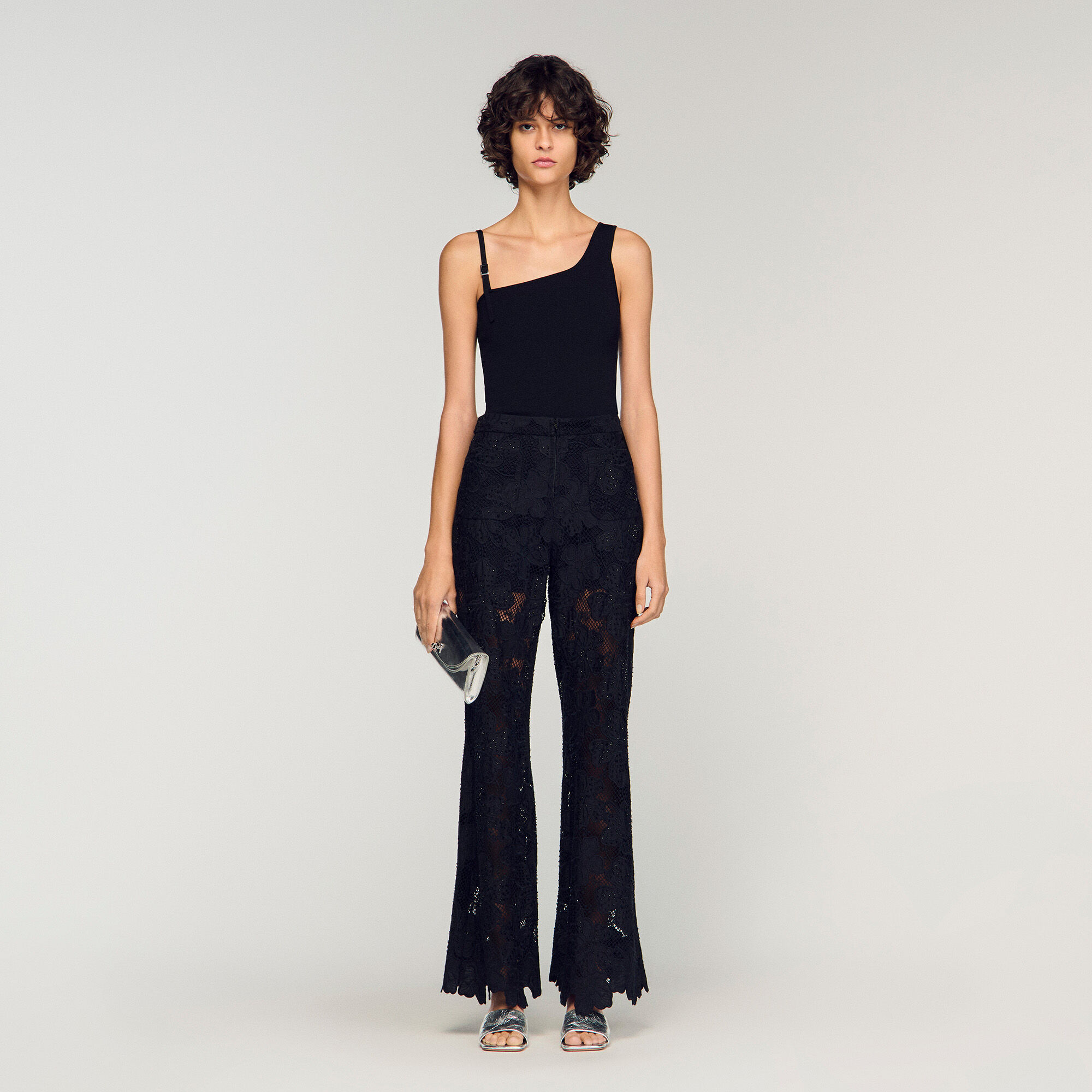 Pull asymétrique en maille