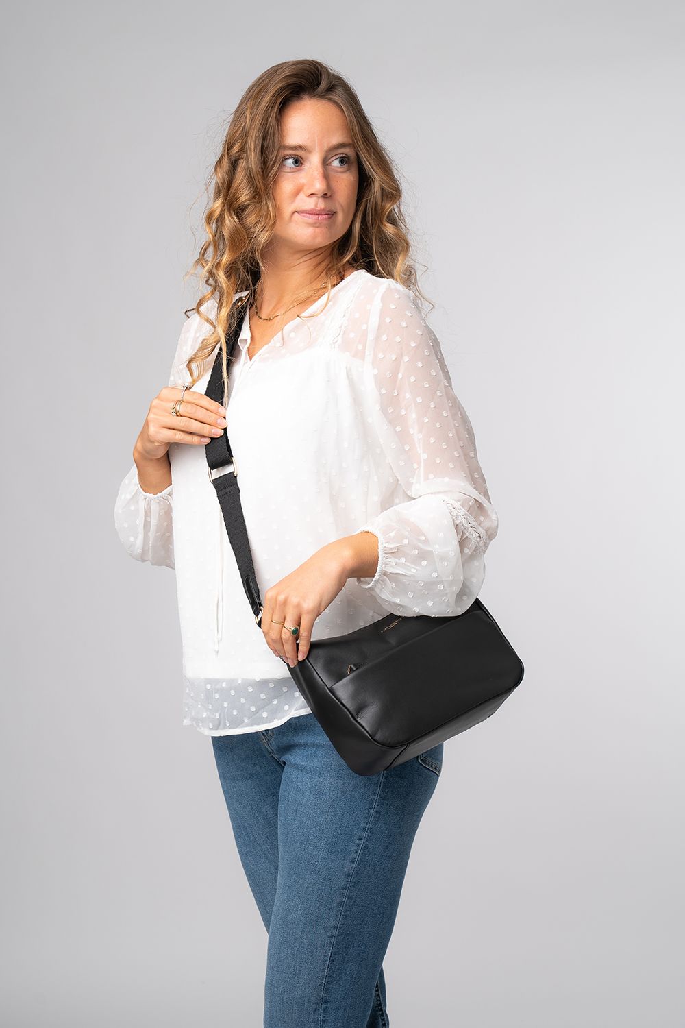 Pure Luxuries London Leonora' Leather Cross Body Bag