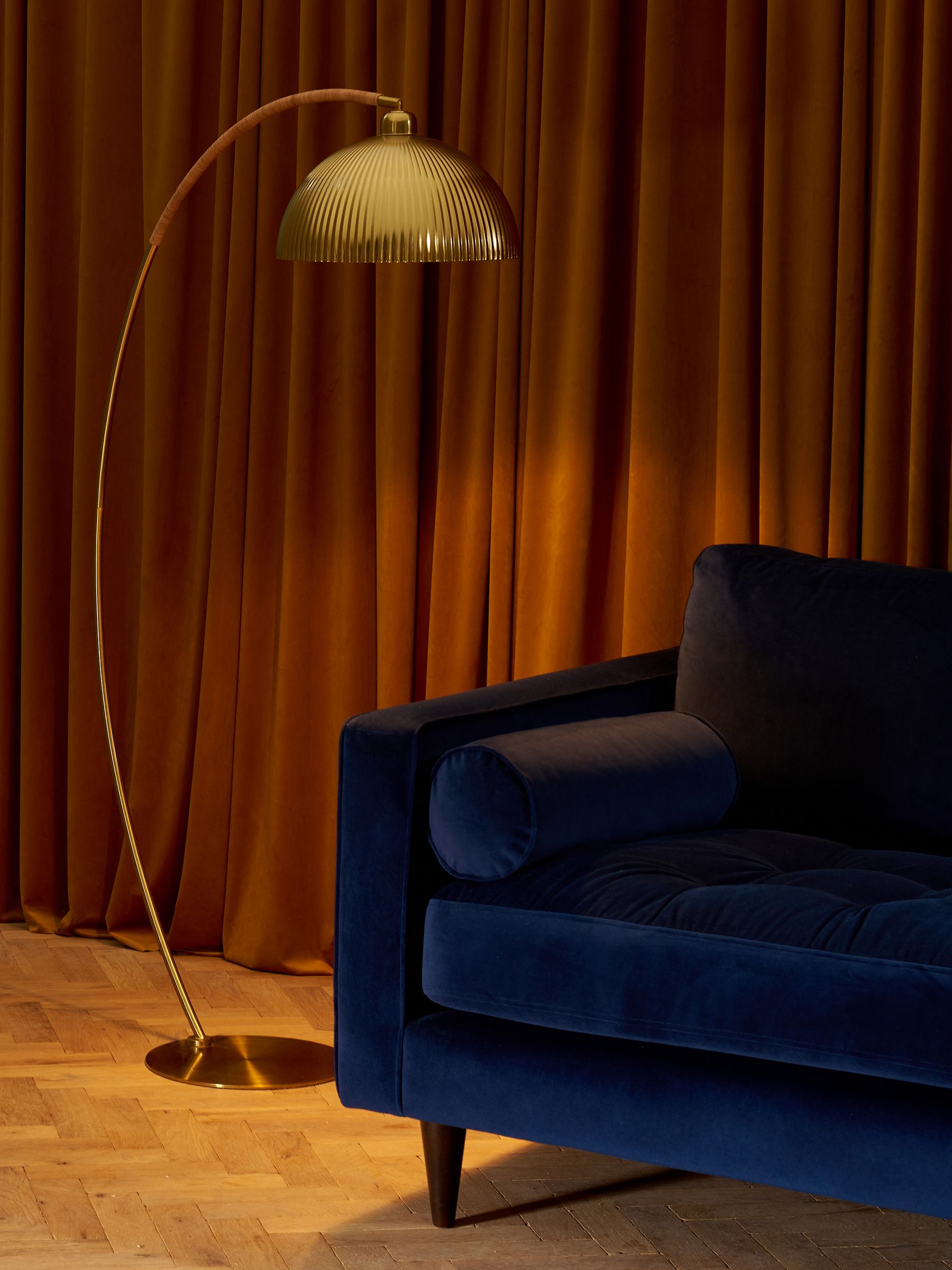 Shell Floor Lamp in Gold/Bamboo
