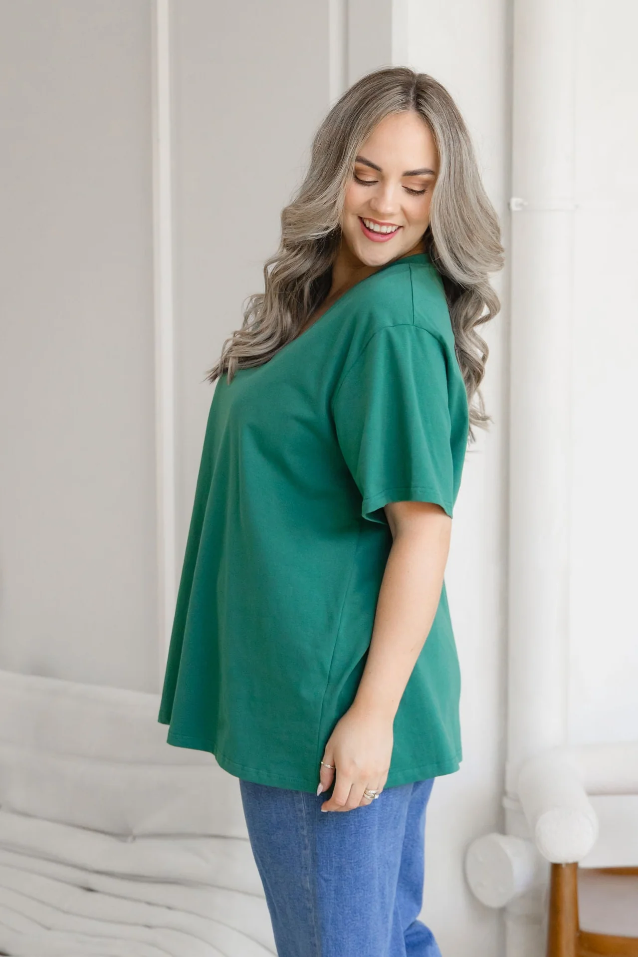 Relaxed V-Neck Tee in Emerald