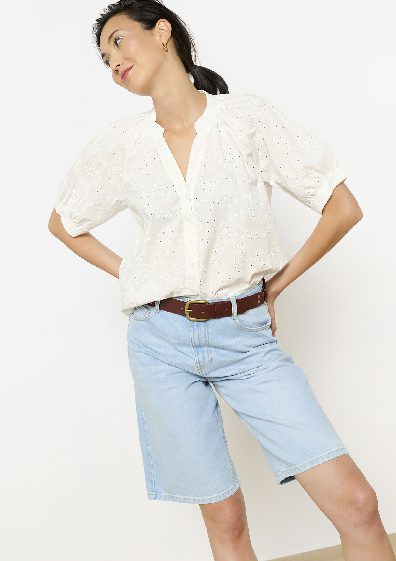 Romantisch geborduurde blouse