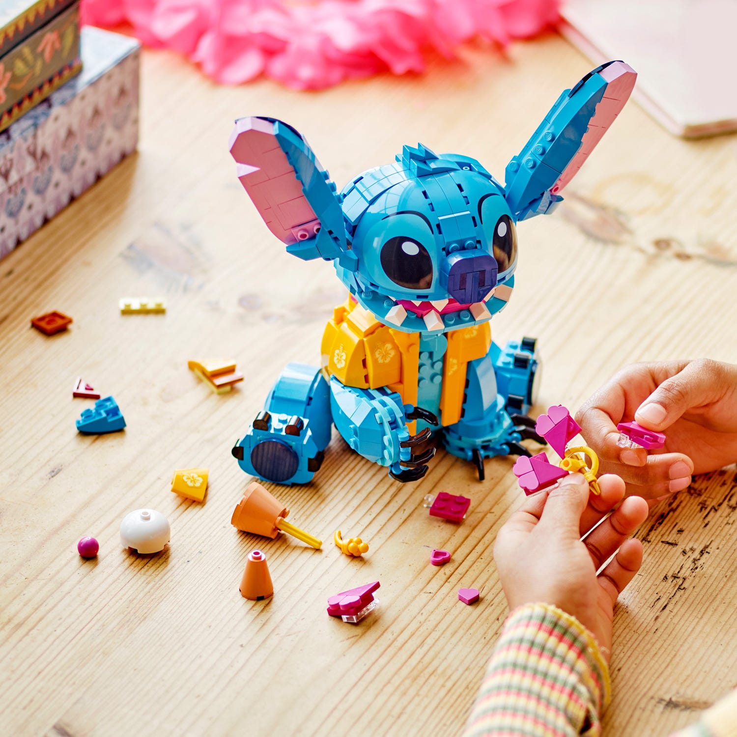 Stitch personaggio da esposizione Lego Disney