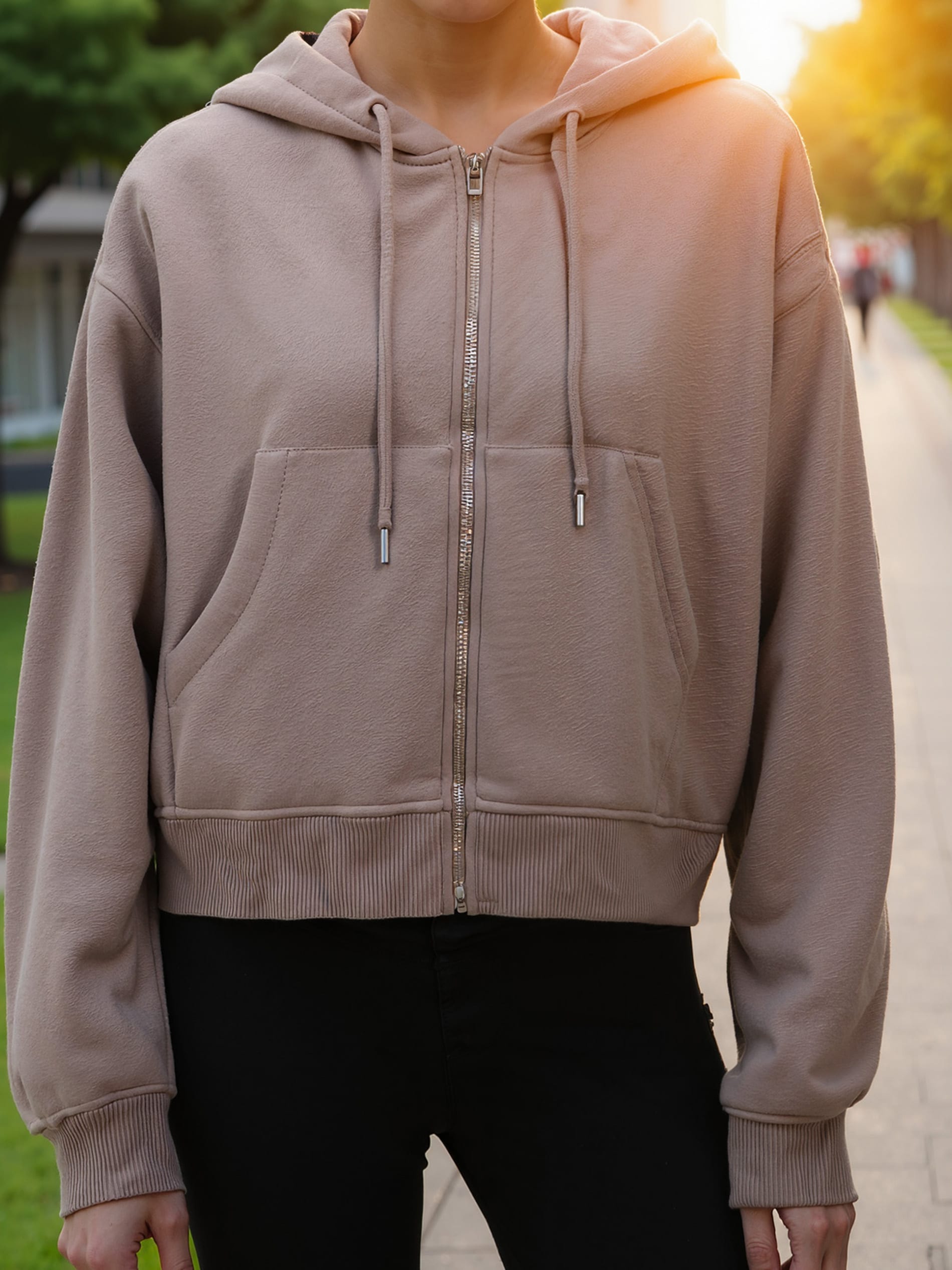 Bluza z kapturem z zapięciem