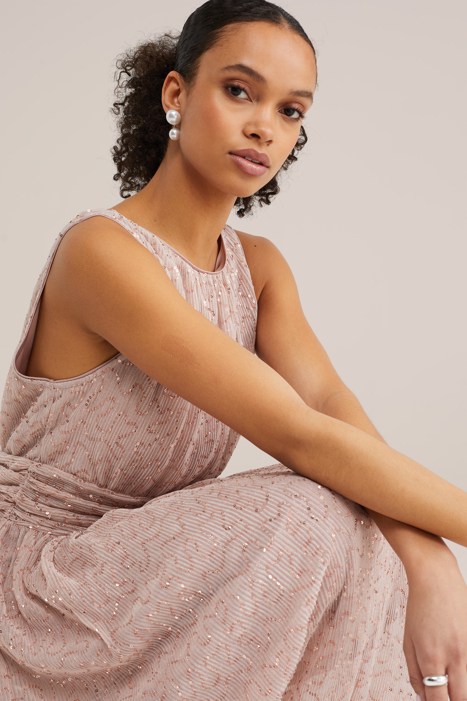 Dames midi pliss&eacute;jurk met pailletten