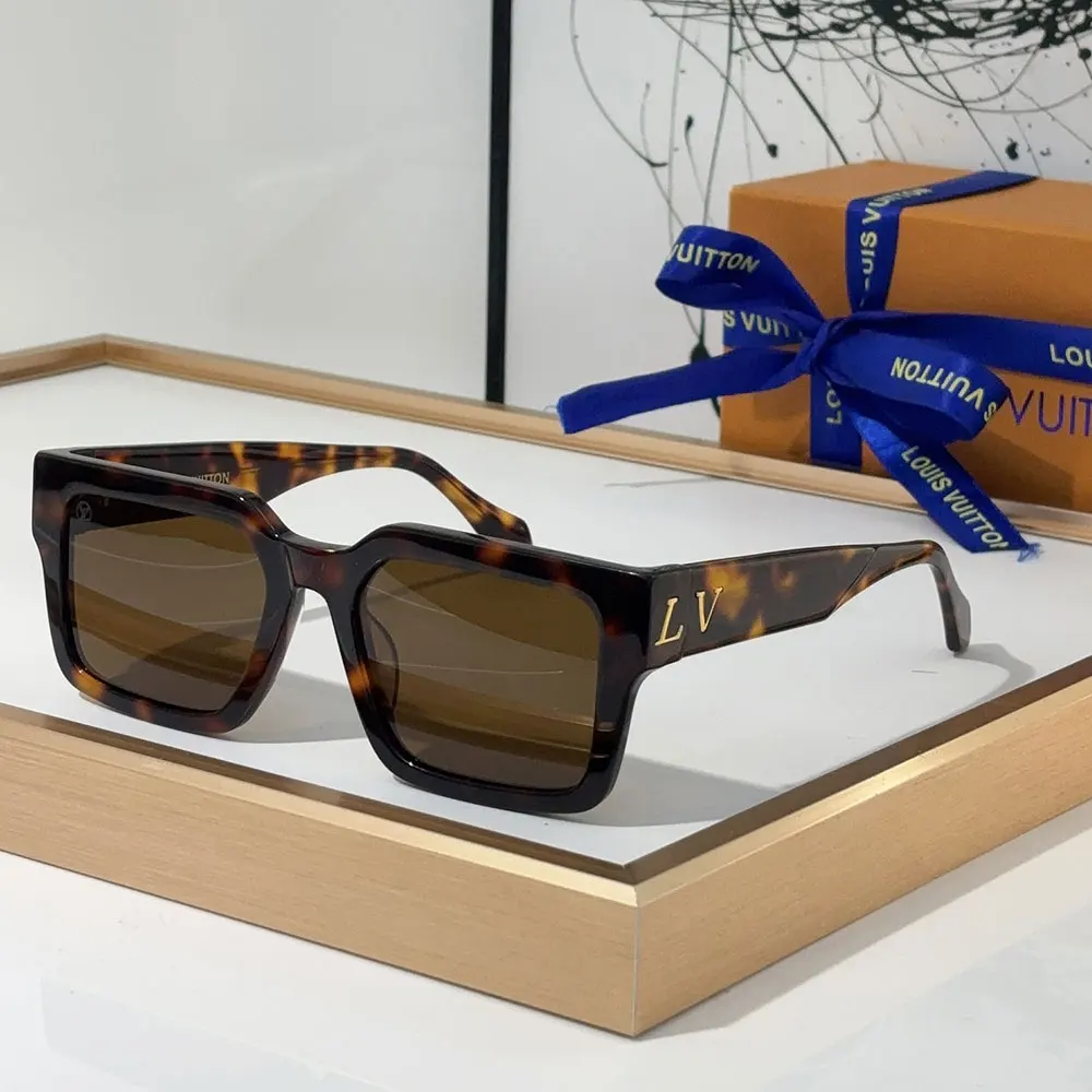 Louis Vuitton LV Mirror leg Logo sunglasses