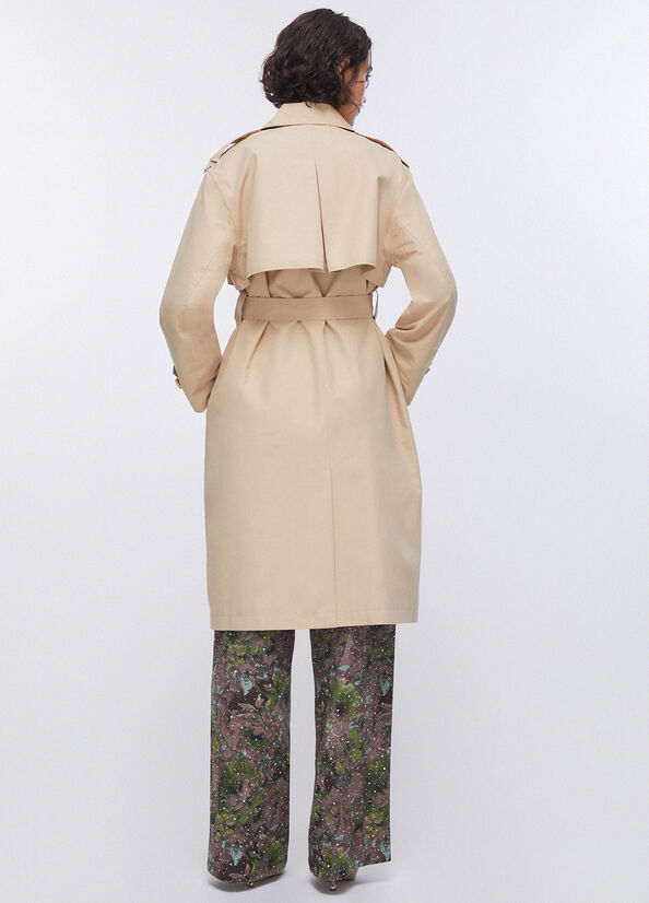 Trench lungo con foulard