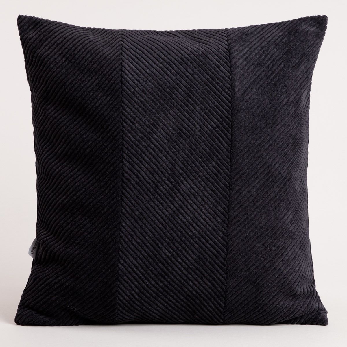 Poszewka FALLERE ze sztruksowym wzorem czarna 45x45 cm