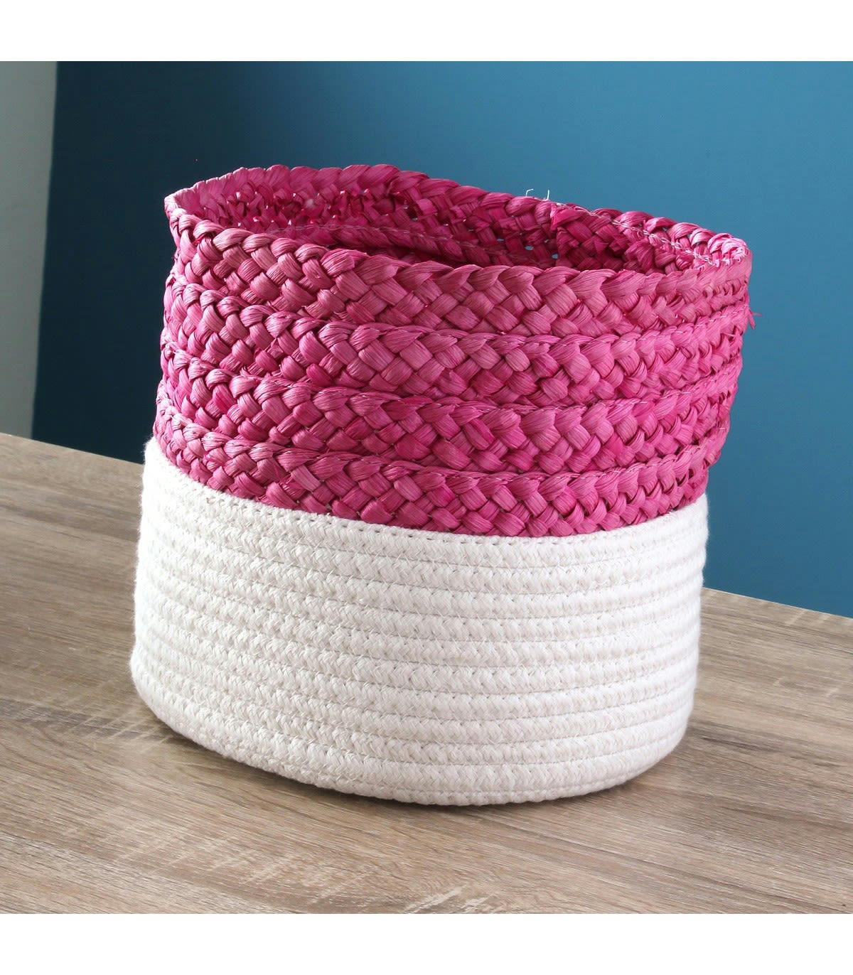 - Panier bicolore blanc et rose en corde