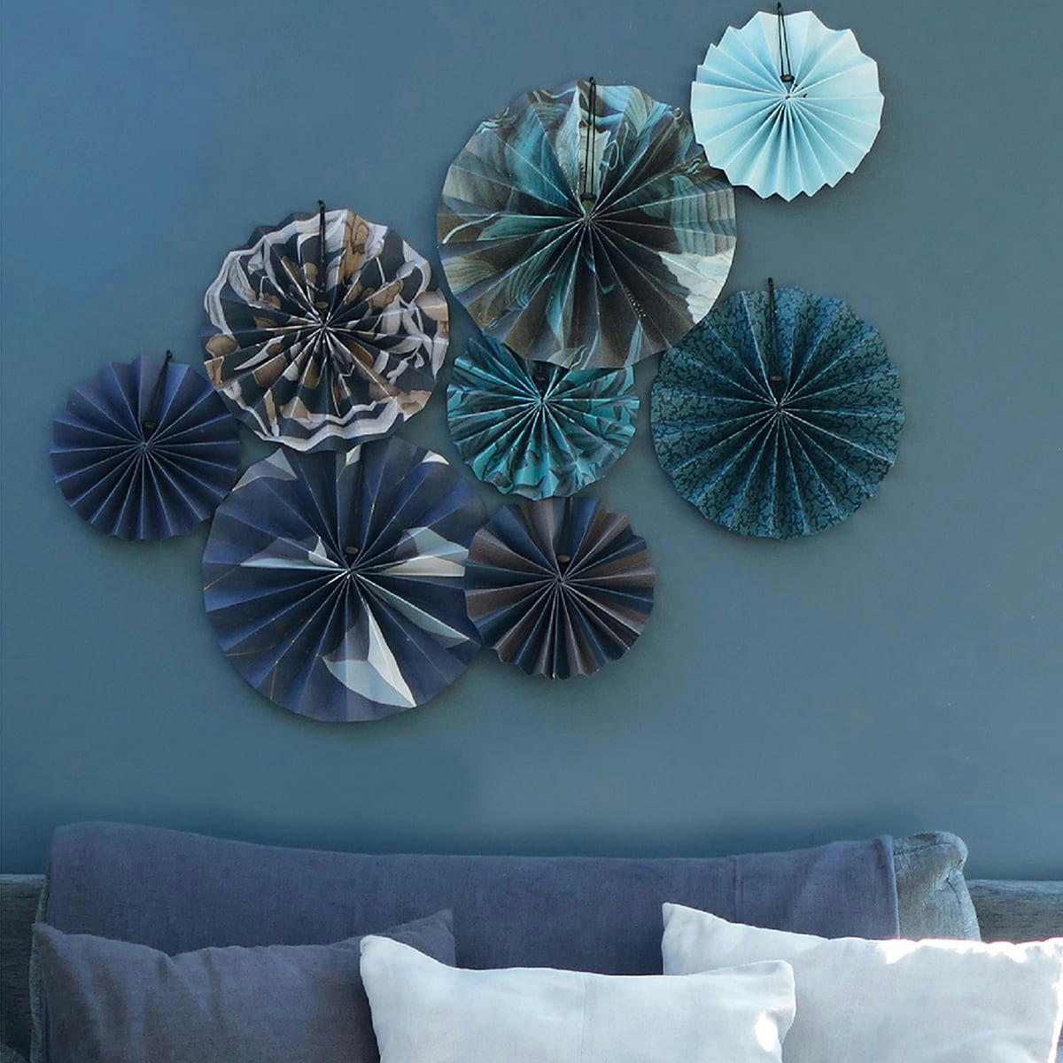 - Décorations murales en chutes de papiers peints 60 / 60 cm