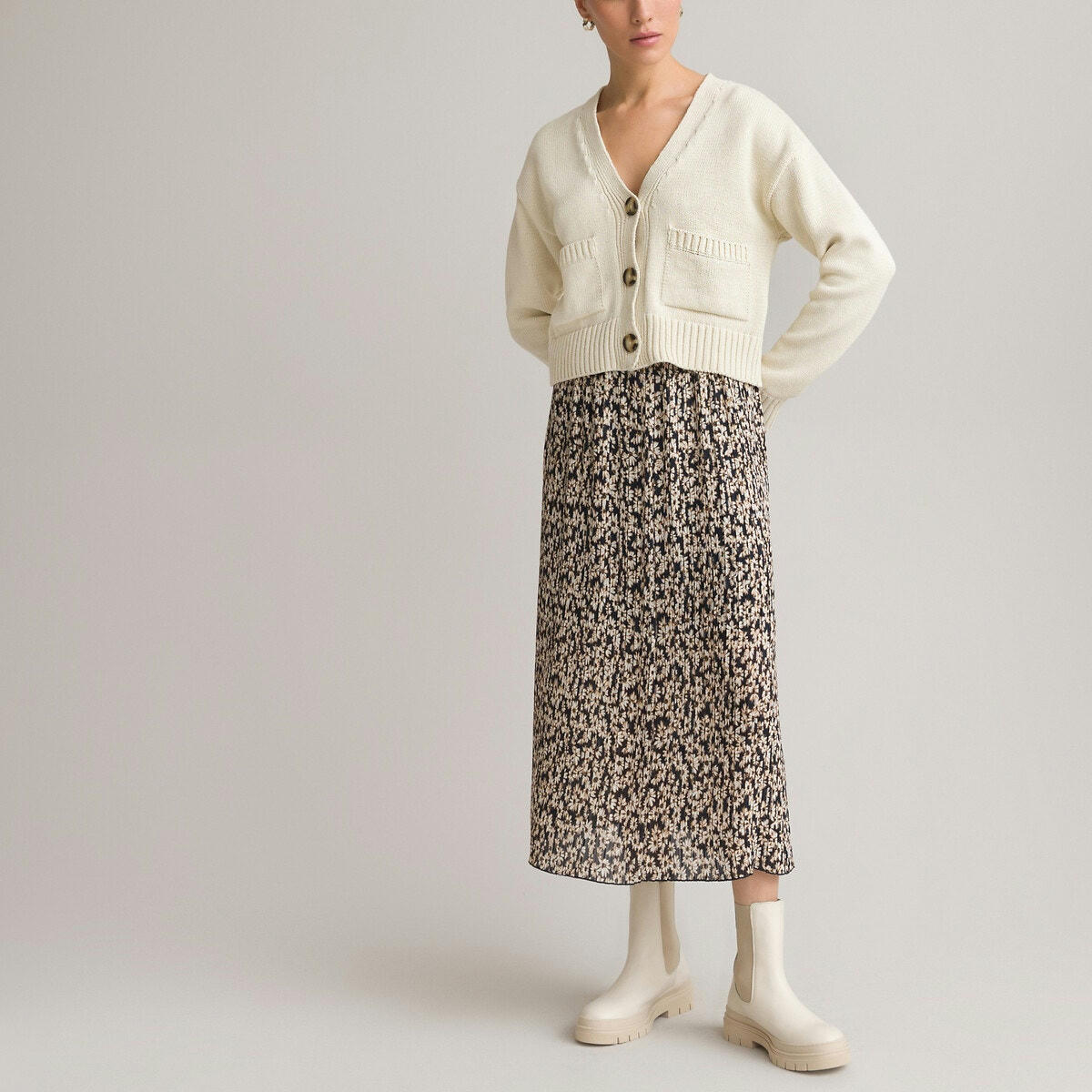 Gilet court col V, boutonné