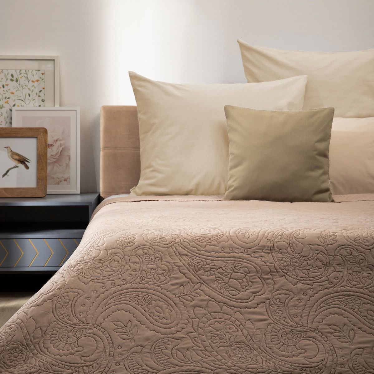 Narzuta GOTA z pikowaniem beżowa 200x220 cm