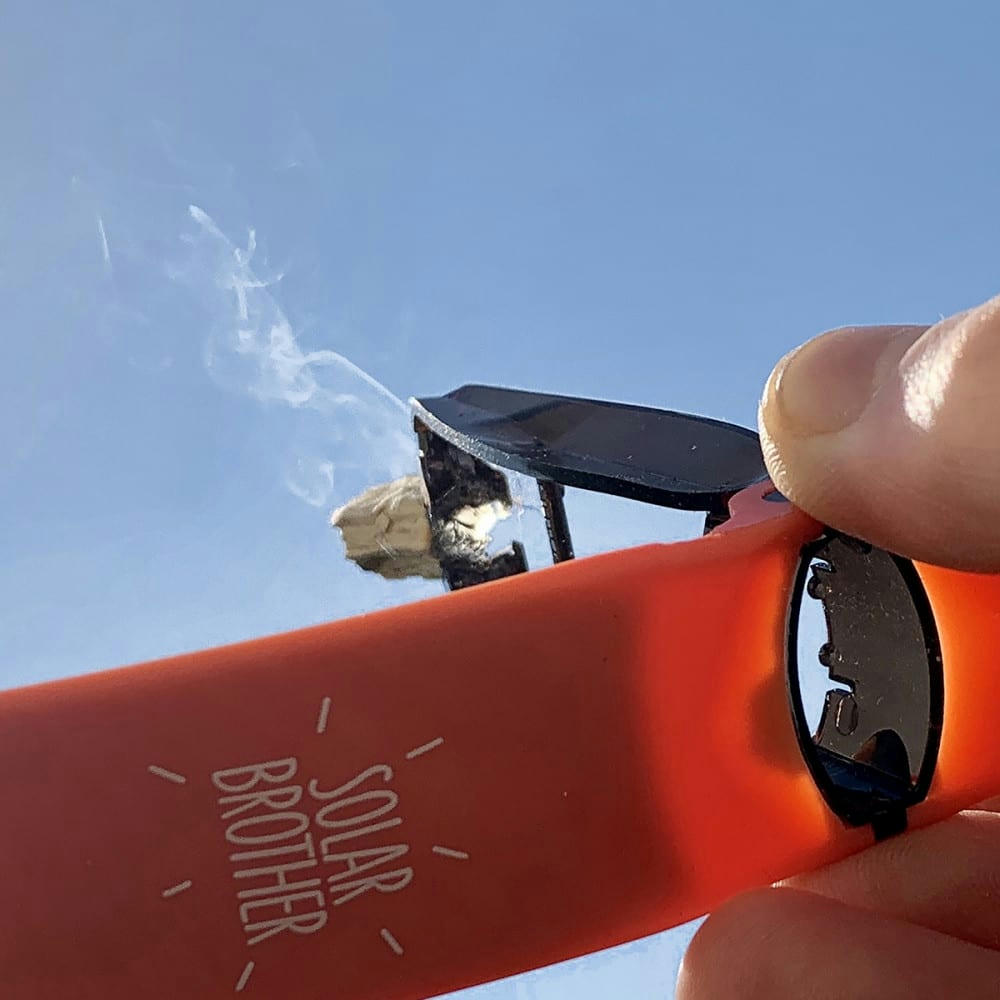 - Briquet solaire suncase gear plastique rouge