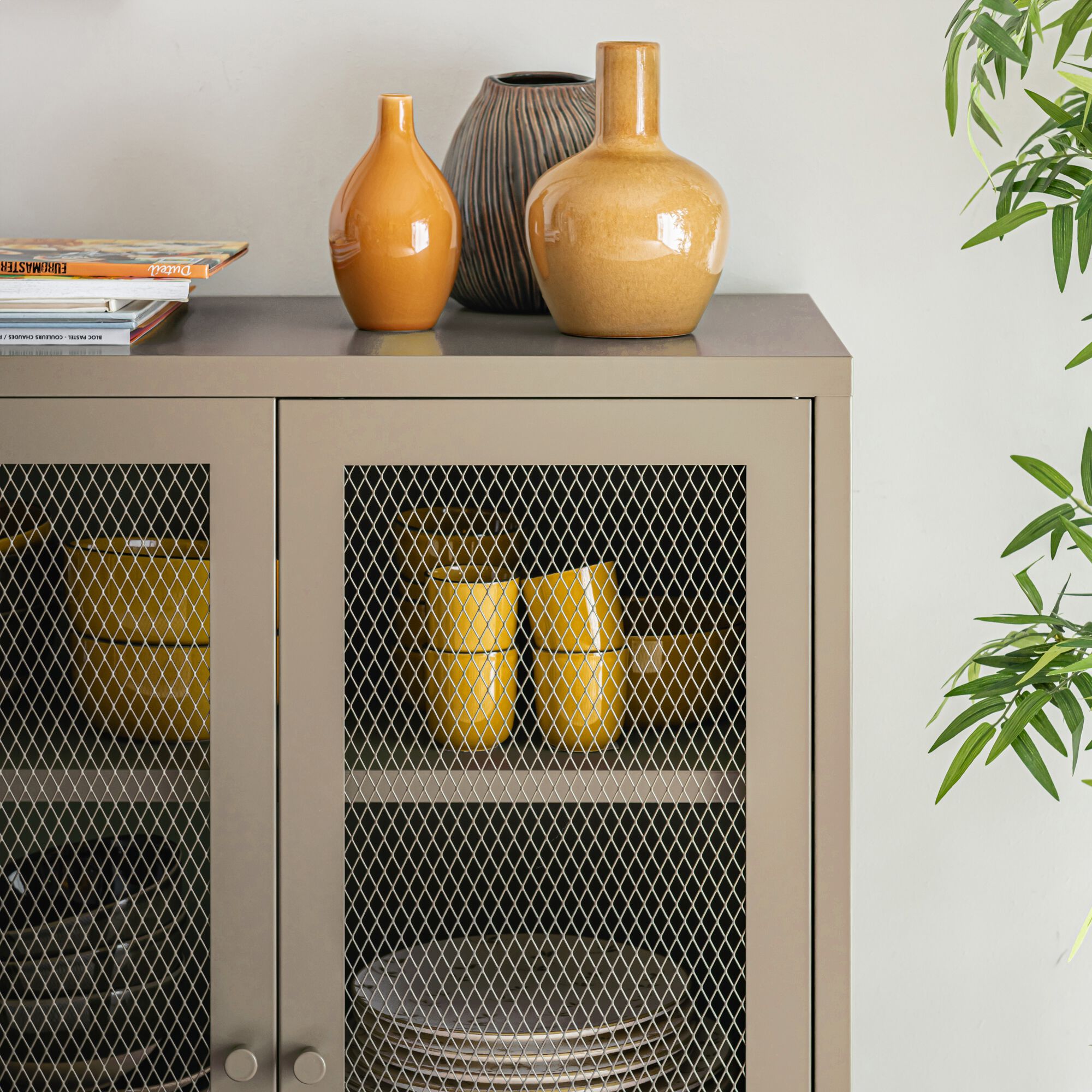 FAYNA - Buffet 2 portes battantes en acier - beige sable