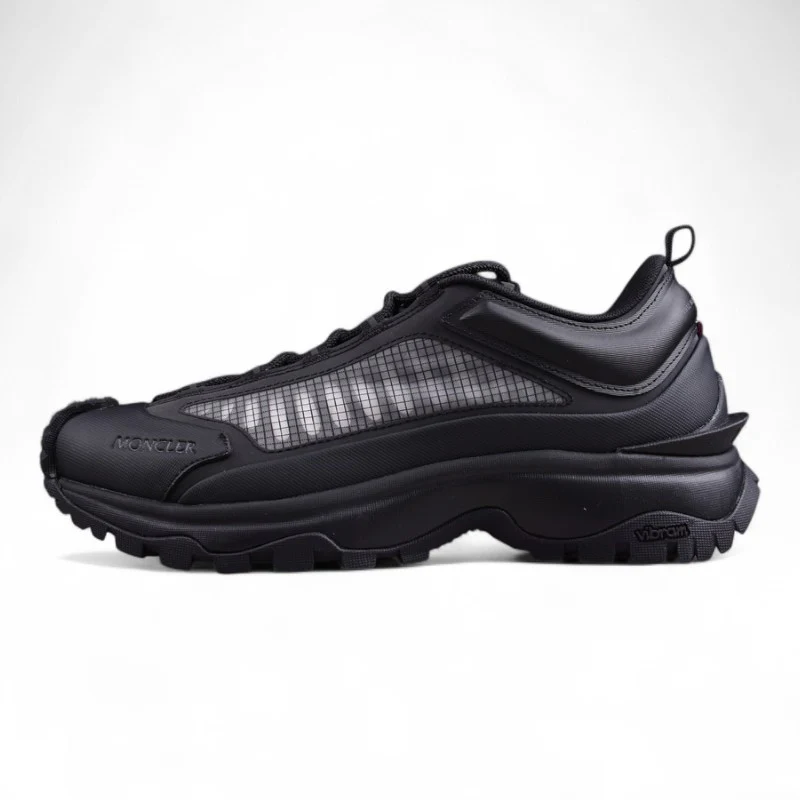 Moncler Trailgrip Lite 2 Low in Black