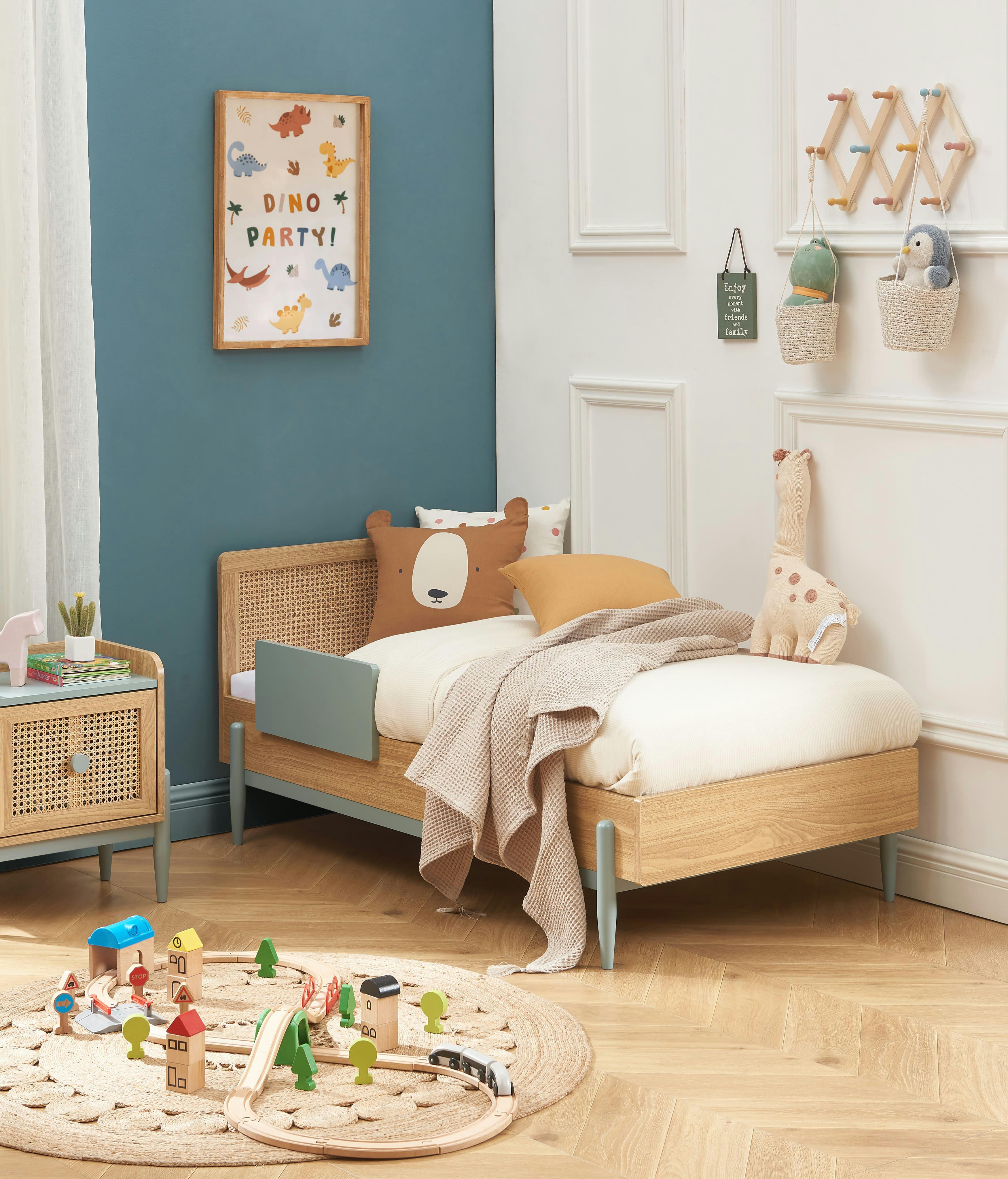 PABLO - Lit enfant  bleu et cannage rotin 70x140 sommier inclus