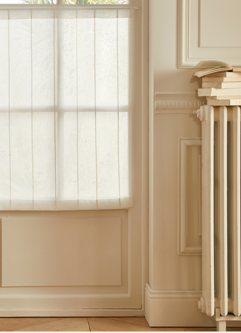 VITRAGE à RAYURES VERTICALES EN RELIEF ÉCRU