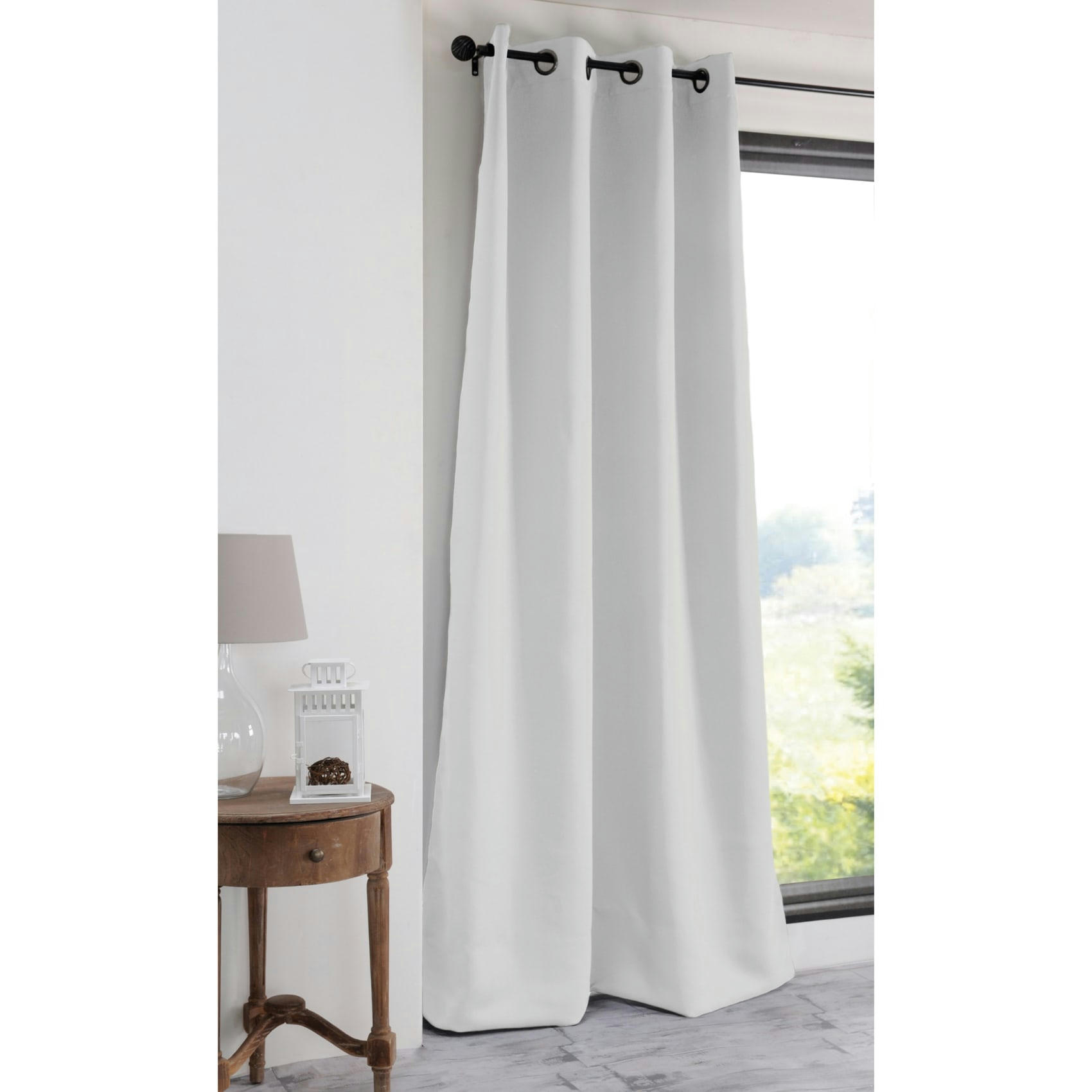 - Rideau occultant uni 210gr/m2 polyester blanc 140x280 cm