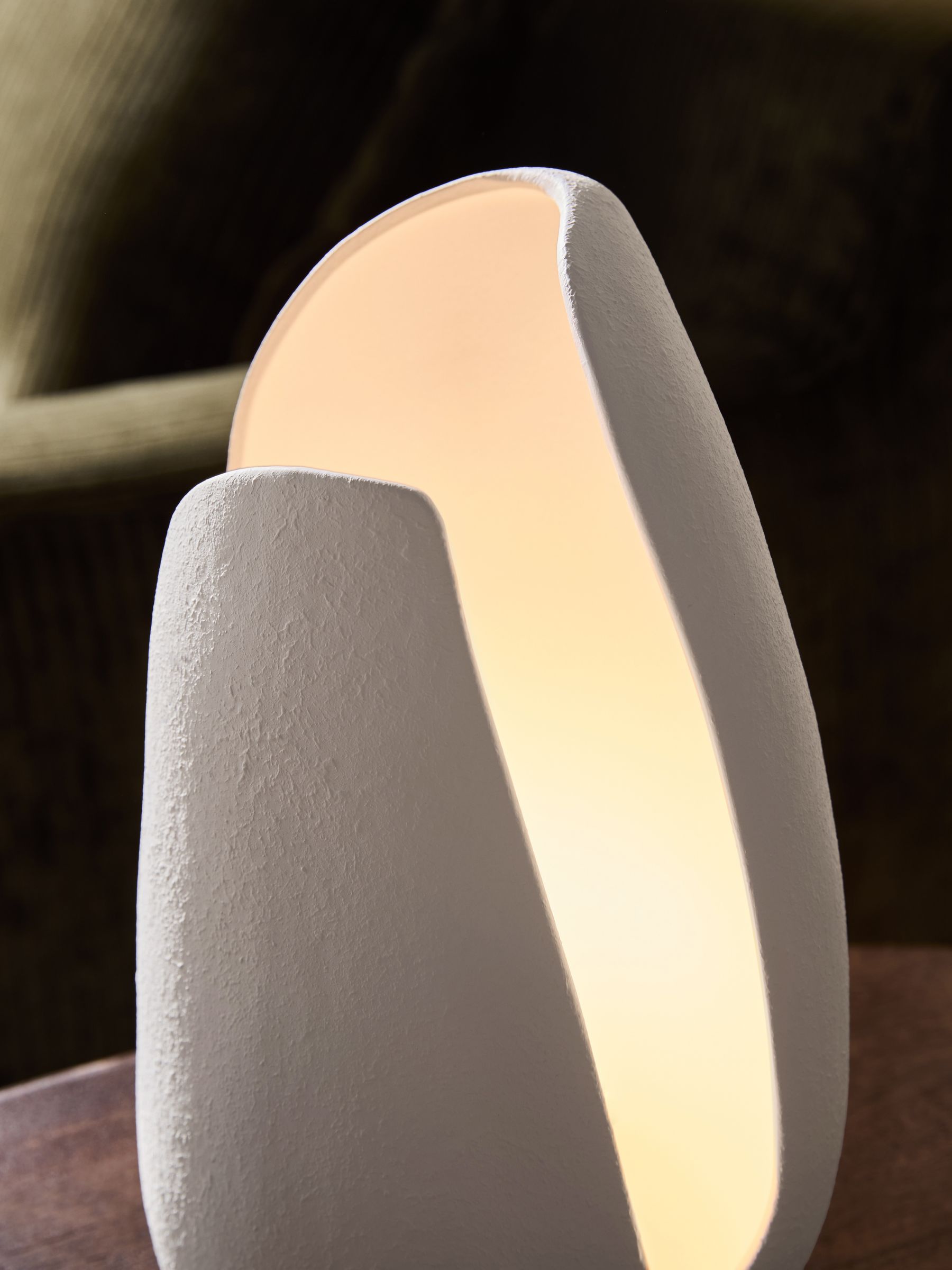 Lorelei Table Lamp in White Ceramic