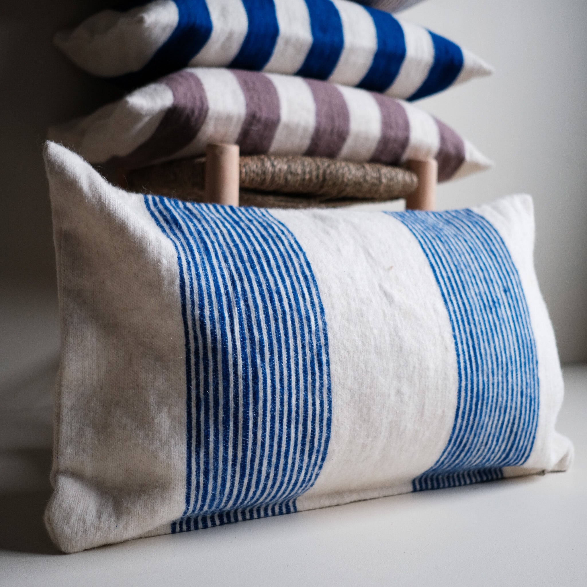 Household Hardware - kussen - Blauw - Smalle streep