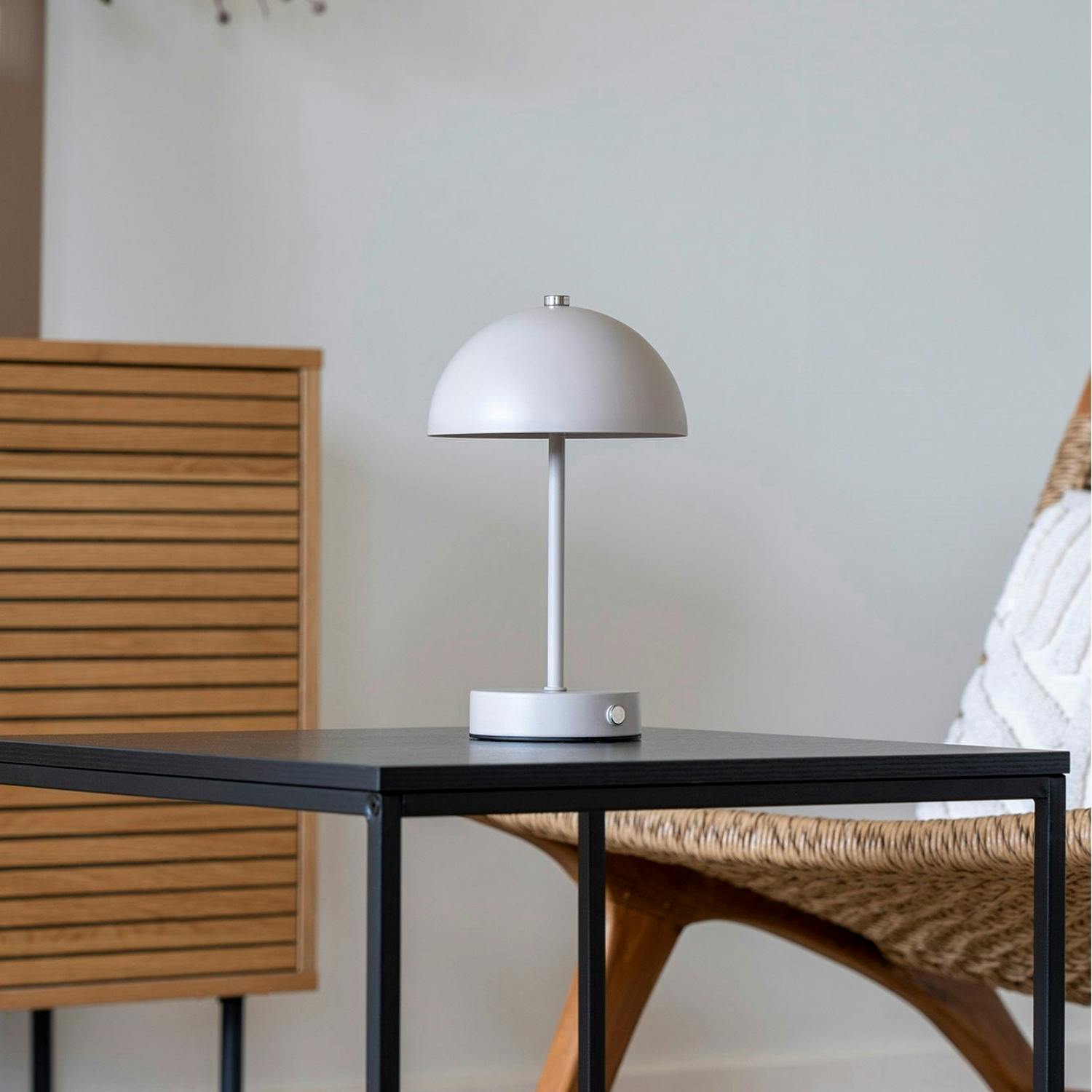 Lampe de table rechargeable en métal sable SILE