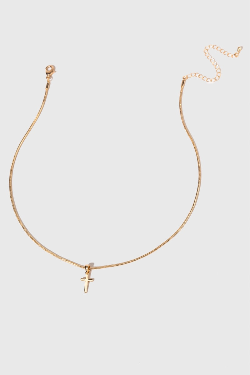 Suzy Metal Cross On Snake Chain Necklace