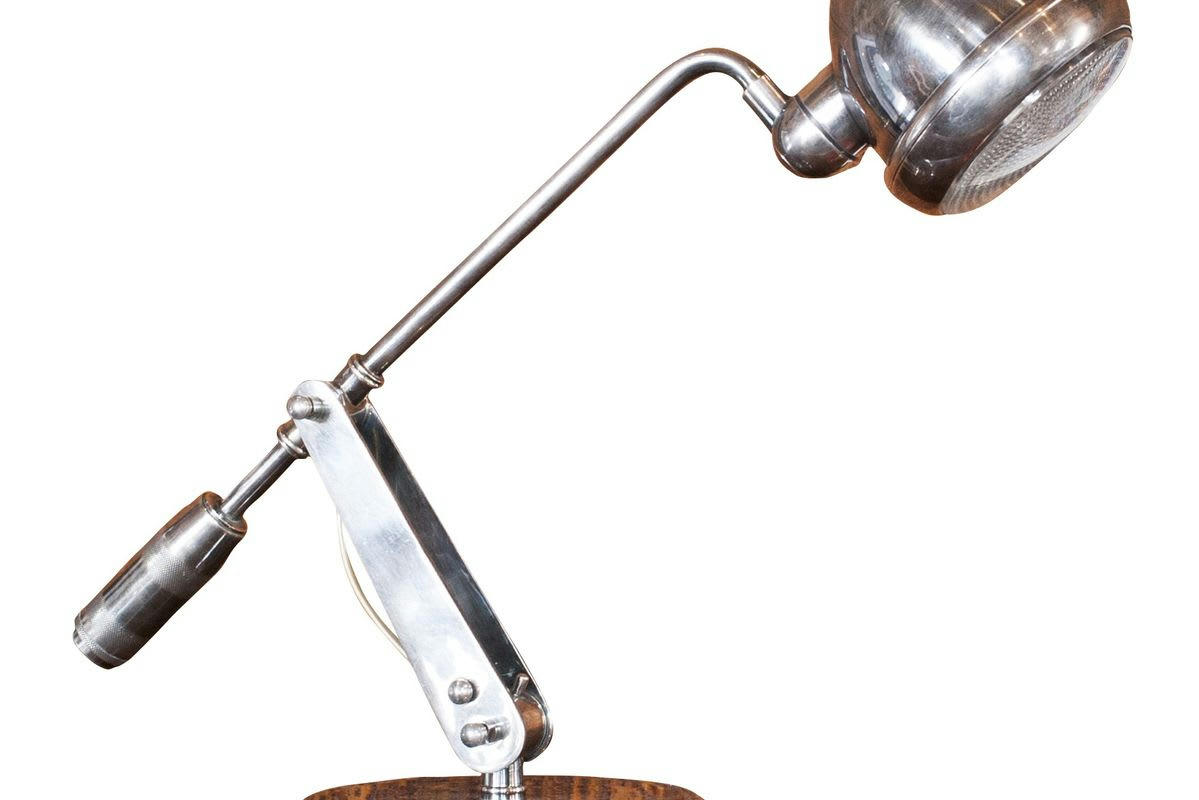 ESLA - Lampe de table en métal argenté