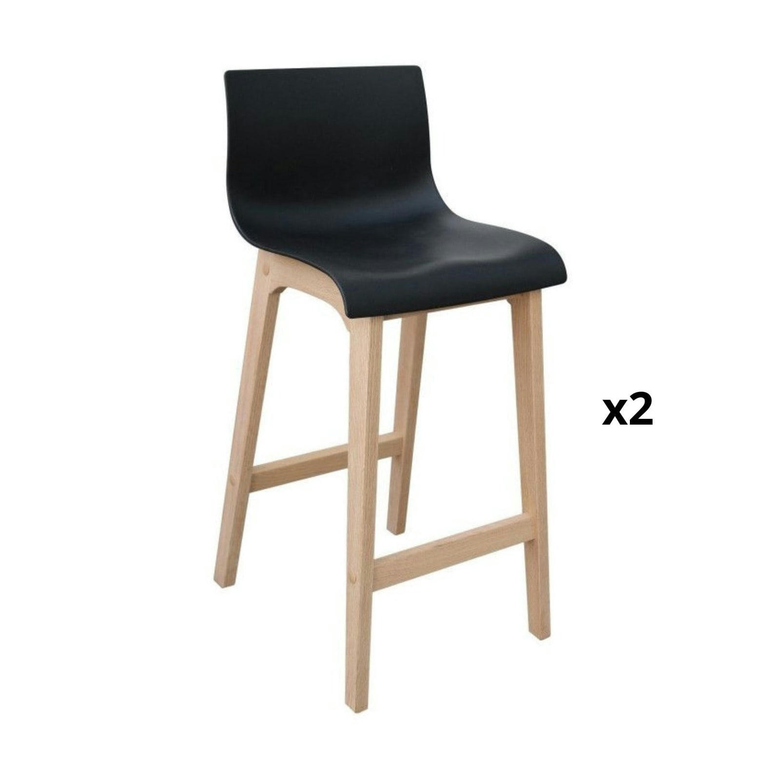 TANNA - Tabourets d'ilot 65 cm  pieds chêne assise plastique noire - Lot de 2