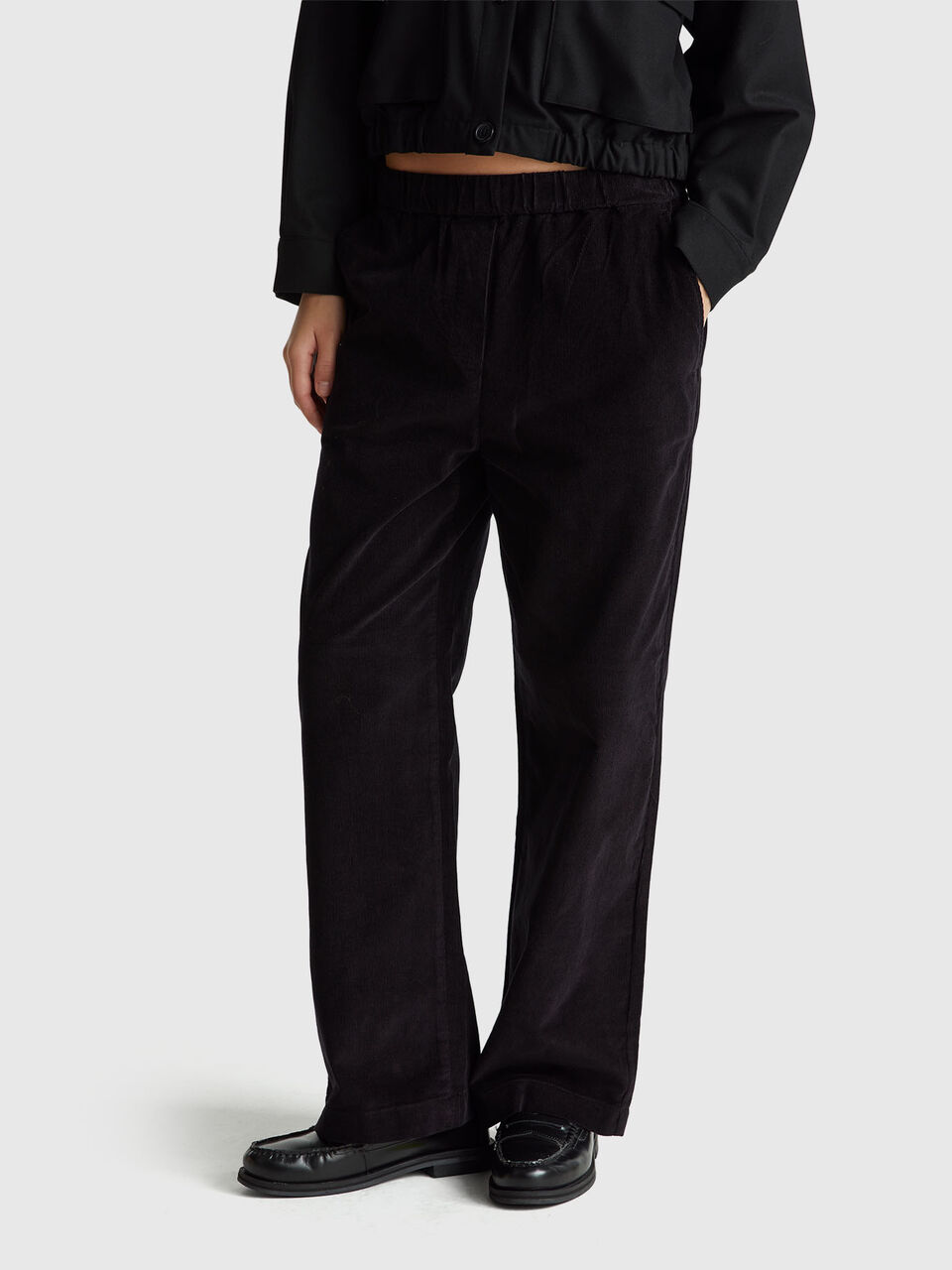 Wide velvet trousers
