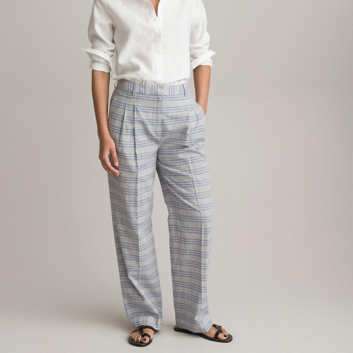 Pantalon droit à pinces, motif carreaux